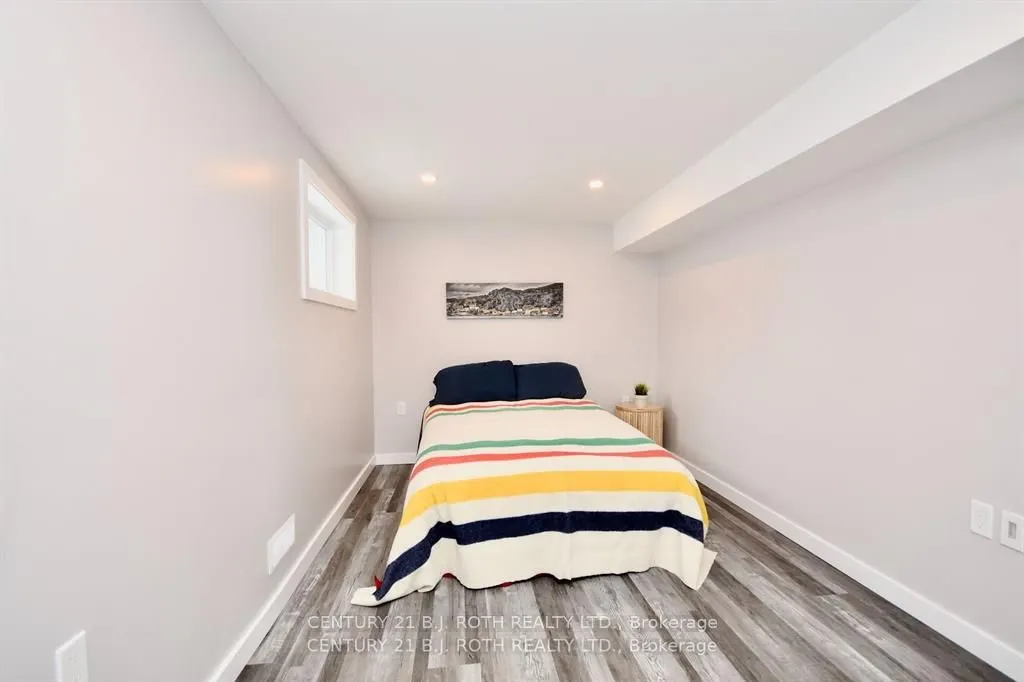 263 Robins Point Road