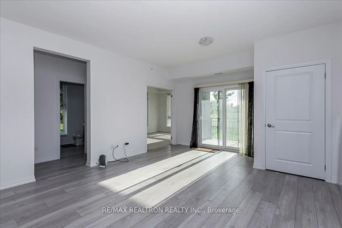 299 Cundles Road E, #102