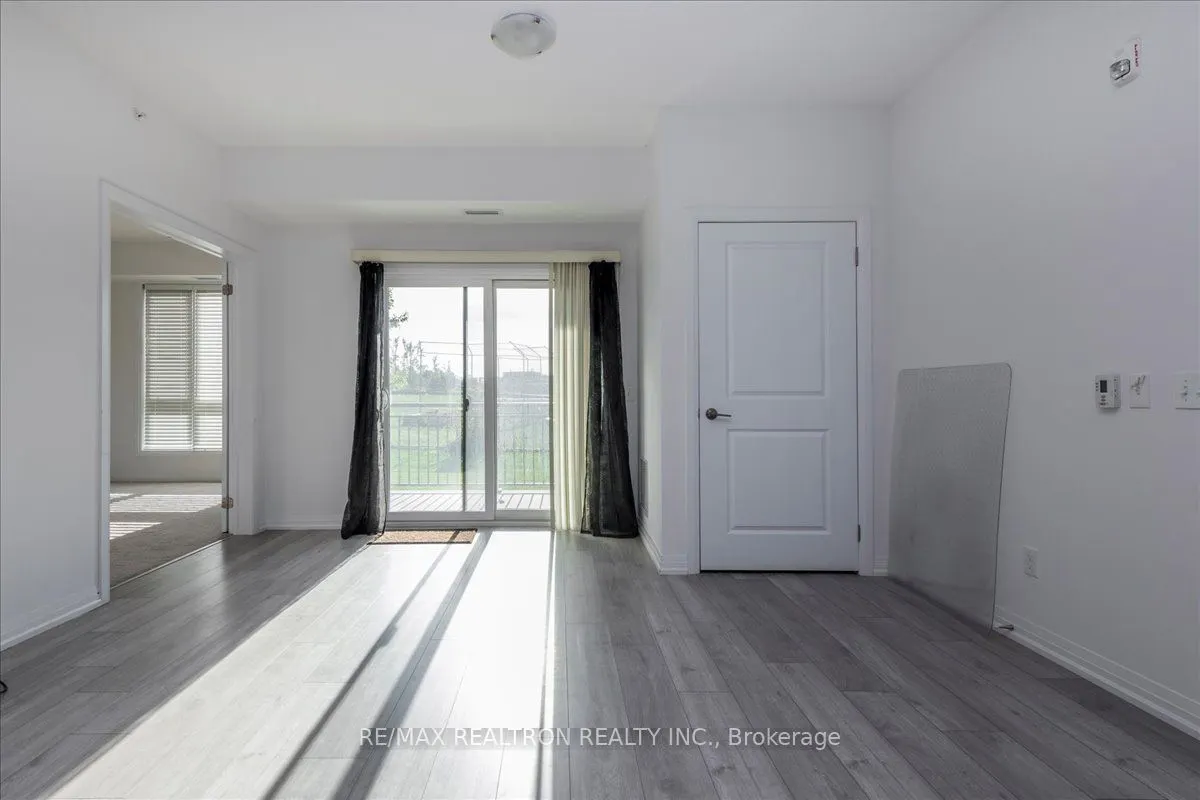 299 Cundles Road E, #102
