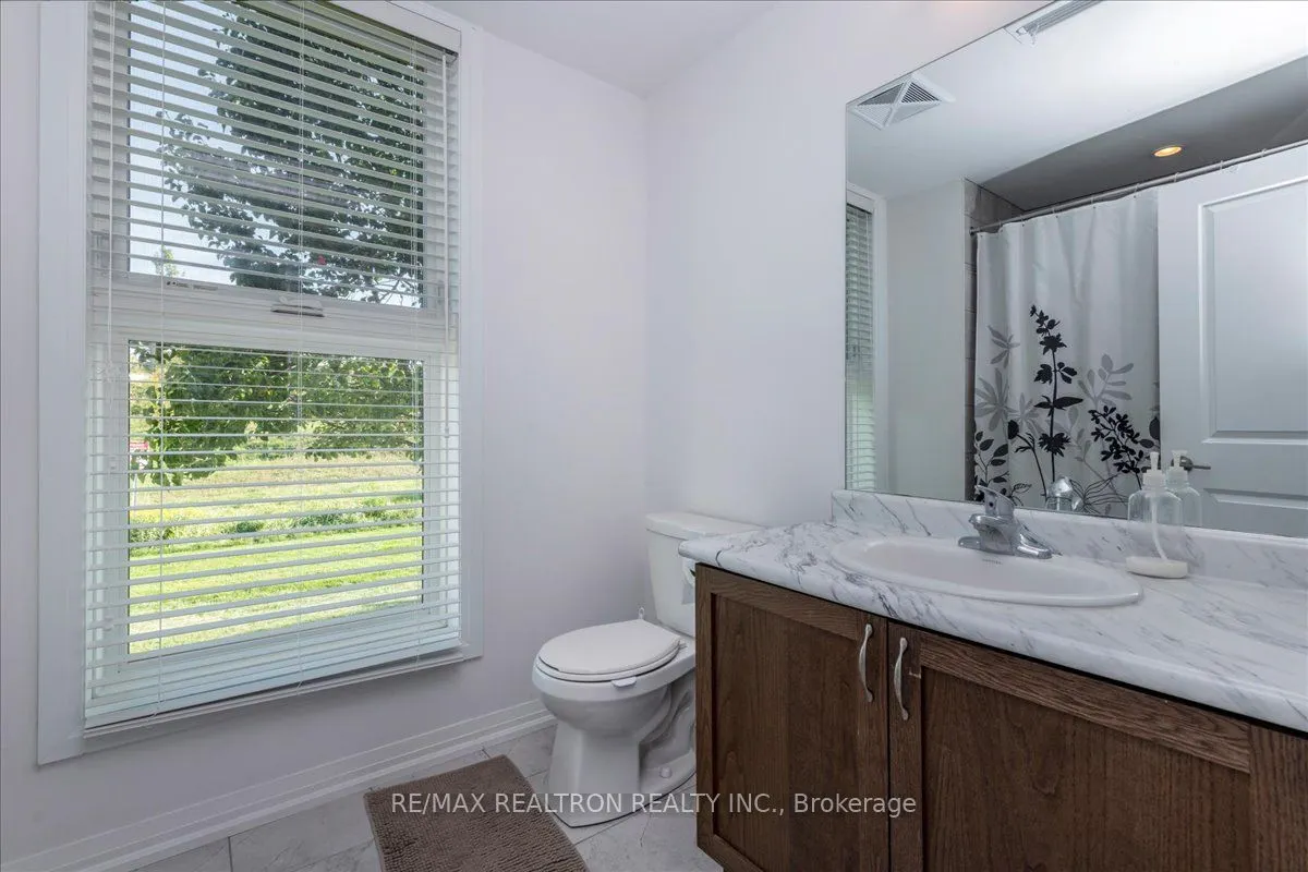 299 Cundles Road E, #102