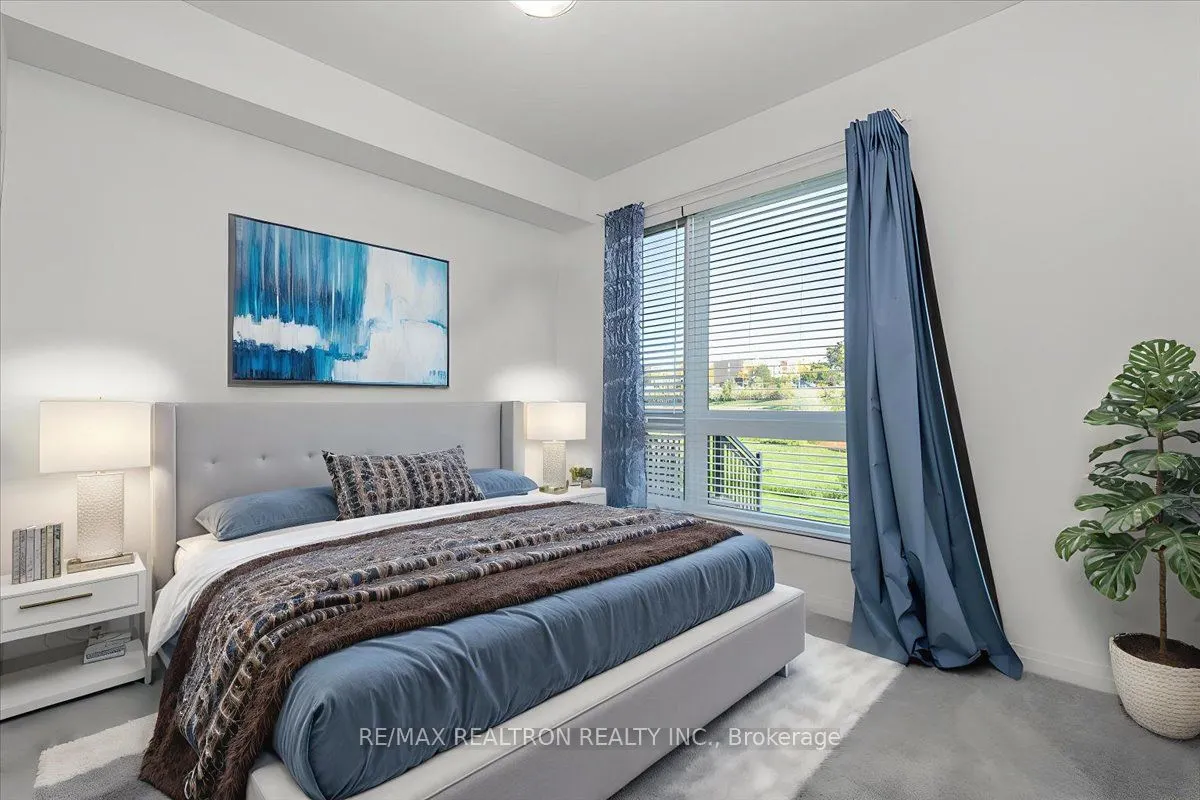 299 Cundles Road E, #102