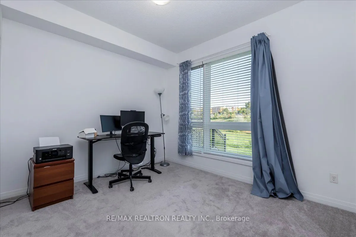 299 Cundles Road E, #102