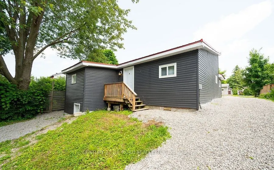 303 MOFFAT Street, #3