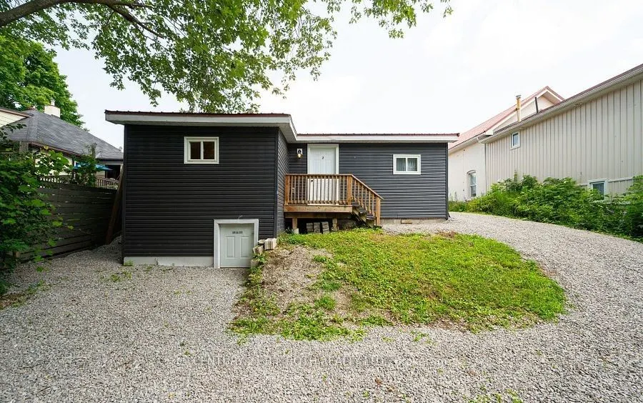 303 MOFFAT Street, #3