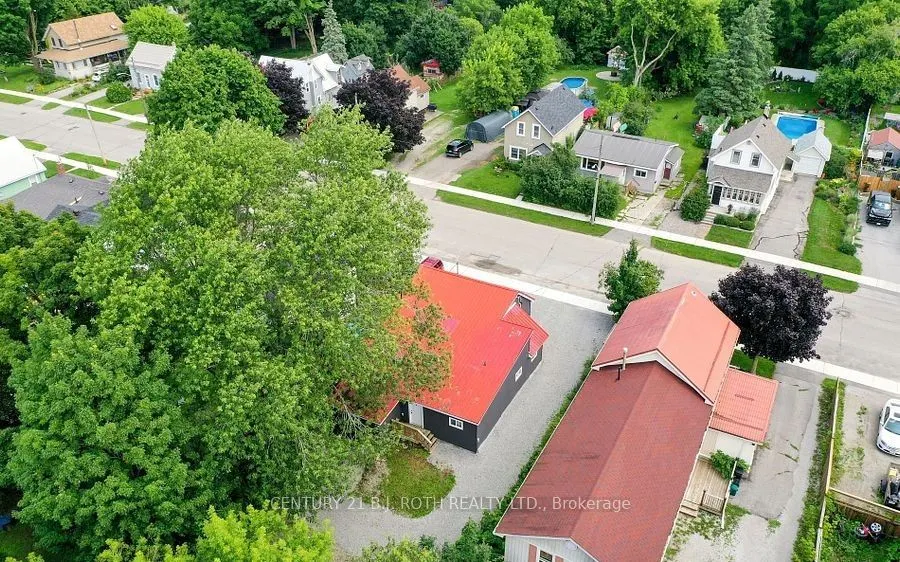 303 MOFFAT Street, #3