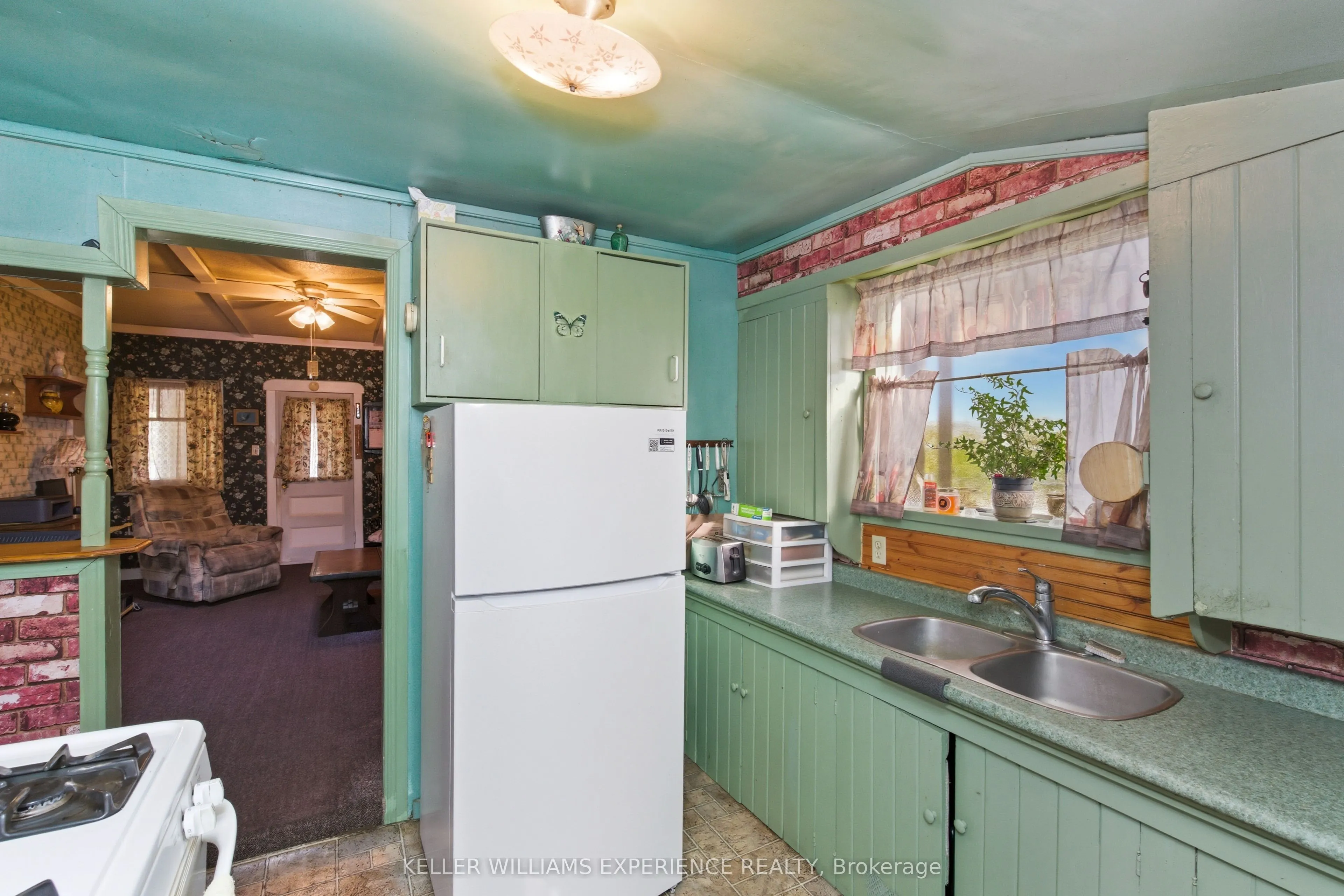 2007 Tiny Beaches Road S