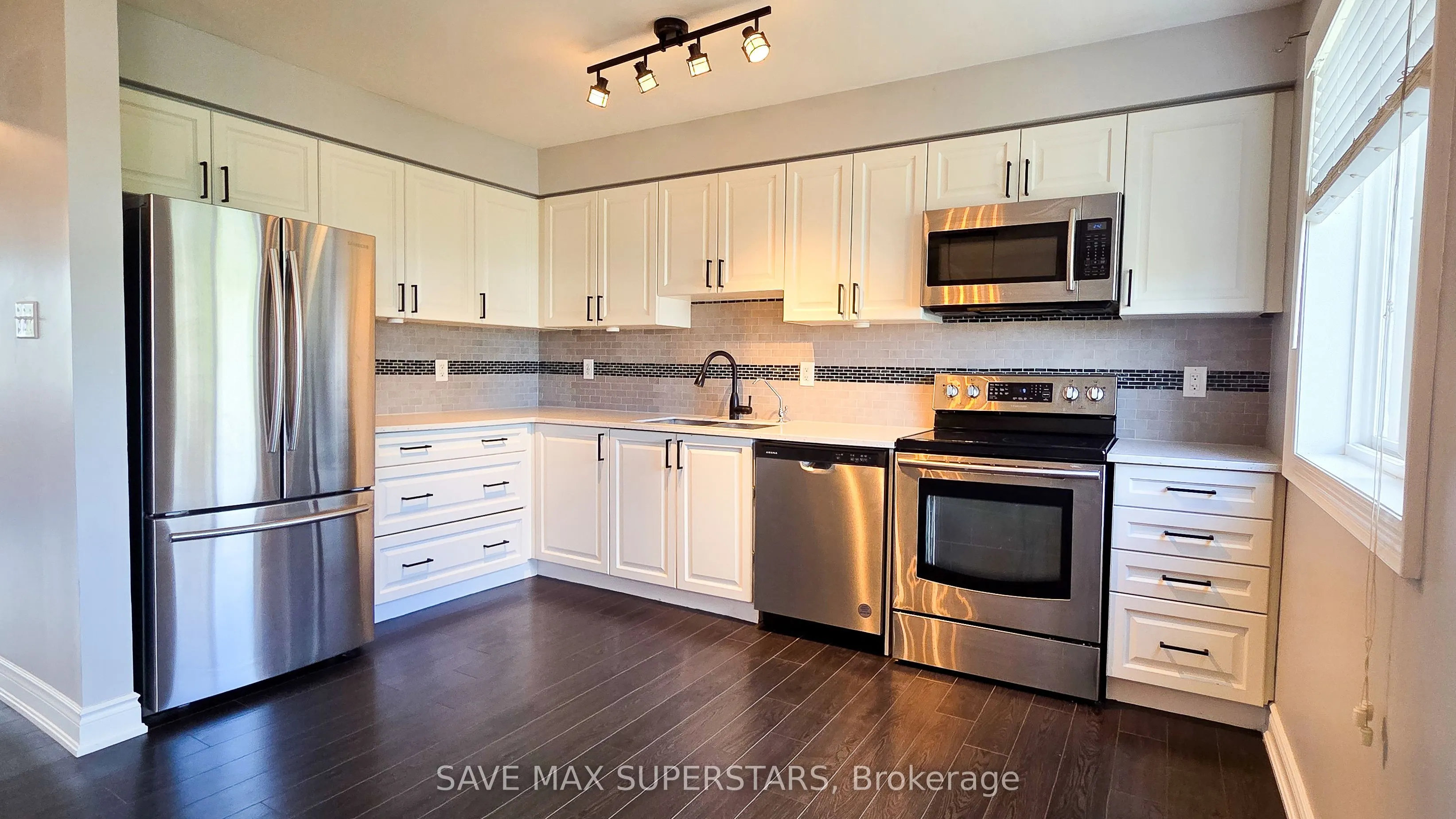49 Ferndale Drive S, #5