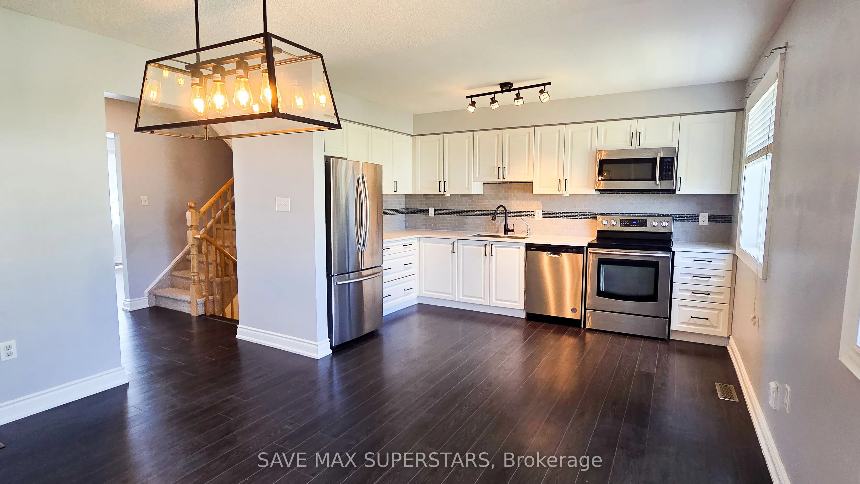 49 Ferndale Drive S, #5