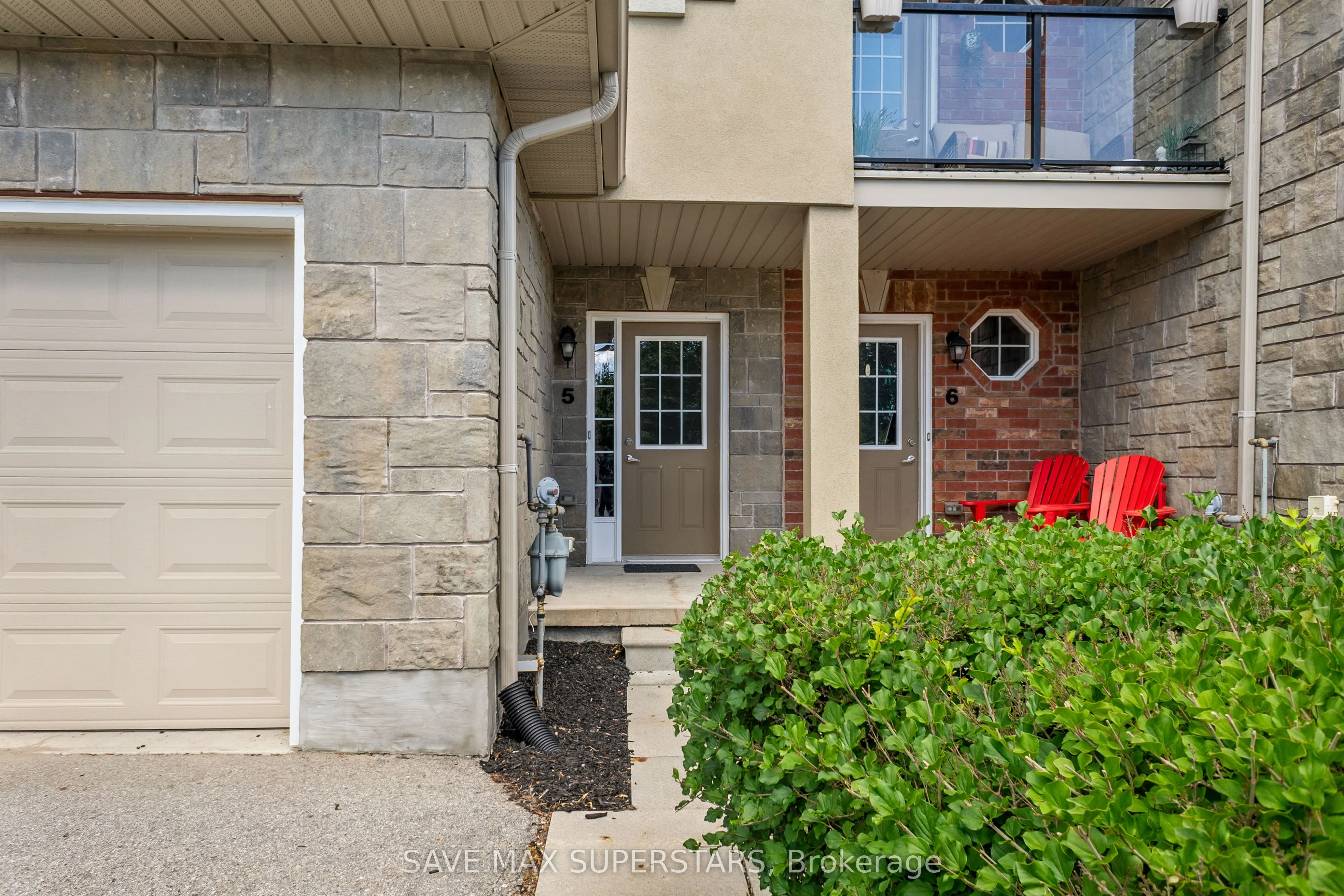 49 Ferndale Drive S, #5