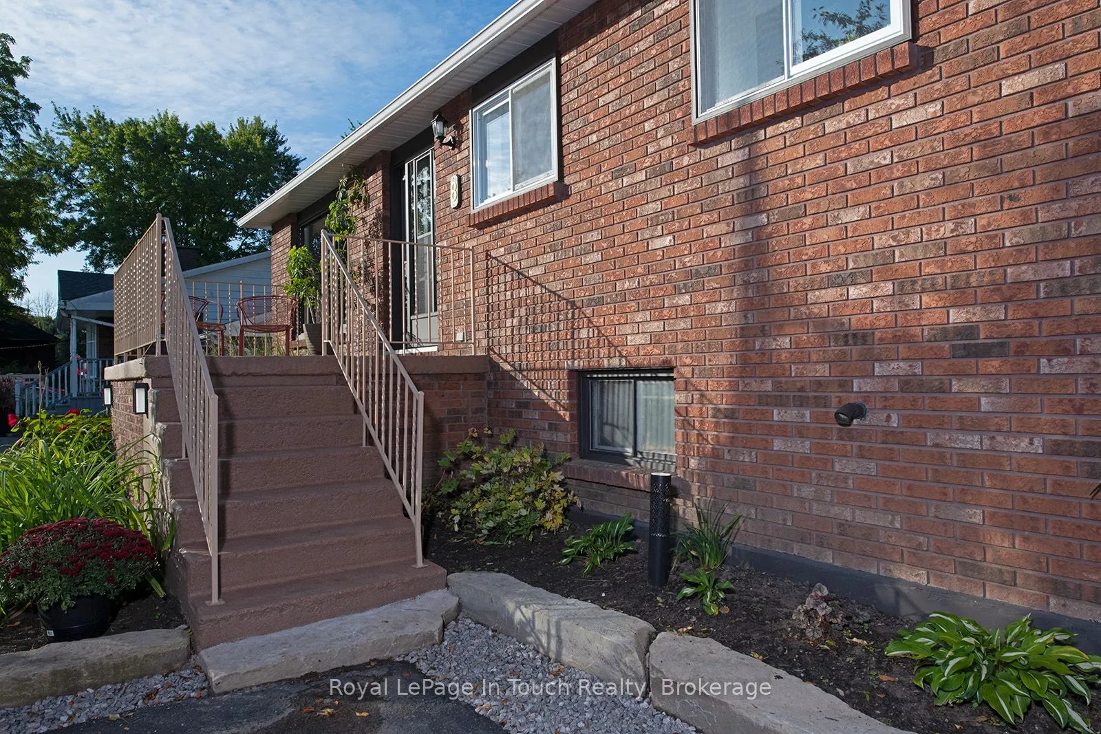 8 Cyril Martin Place