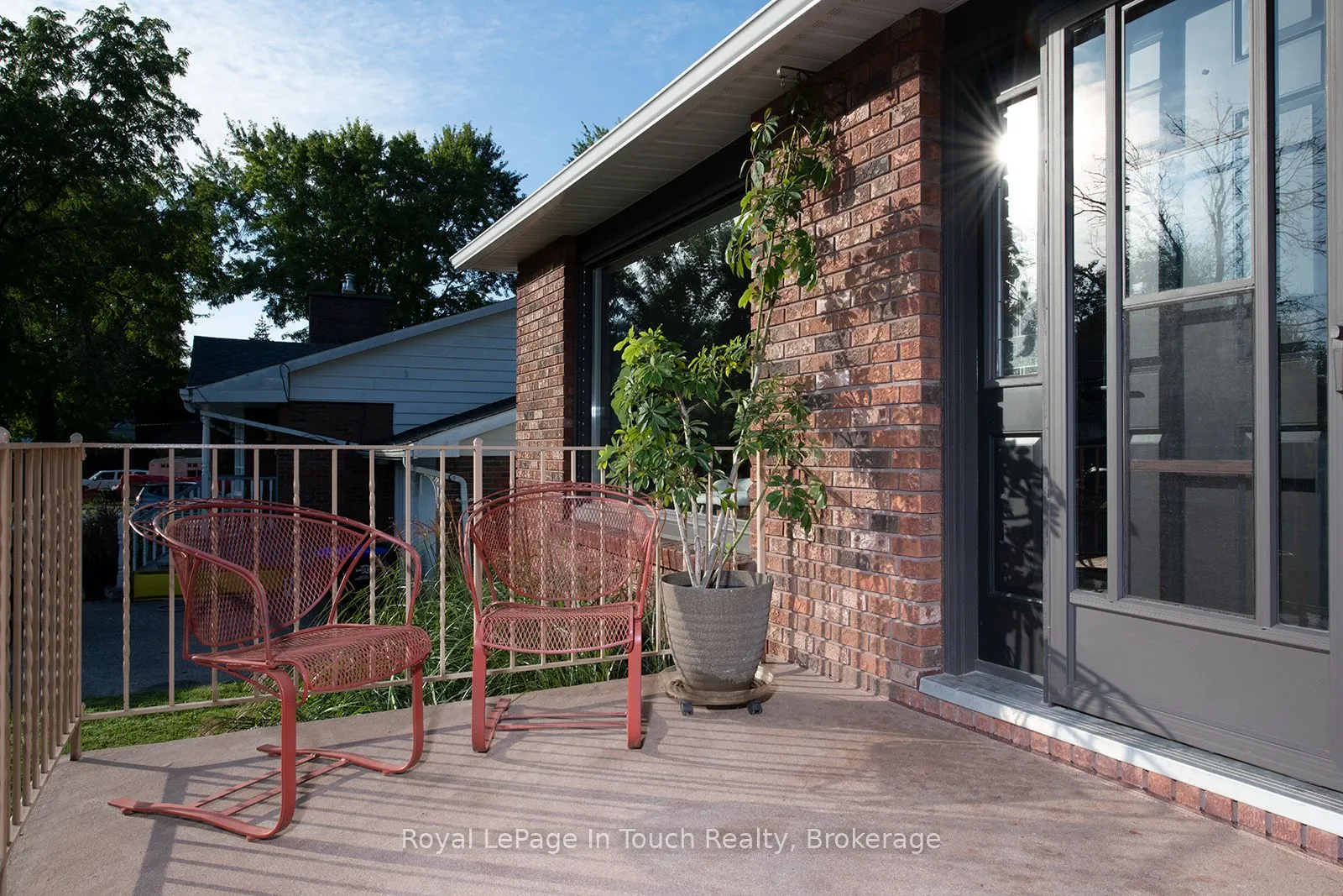 8 Cyril Martin Place