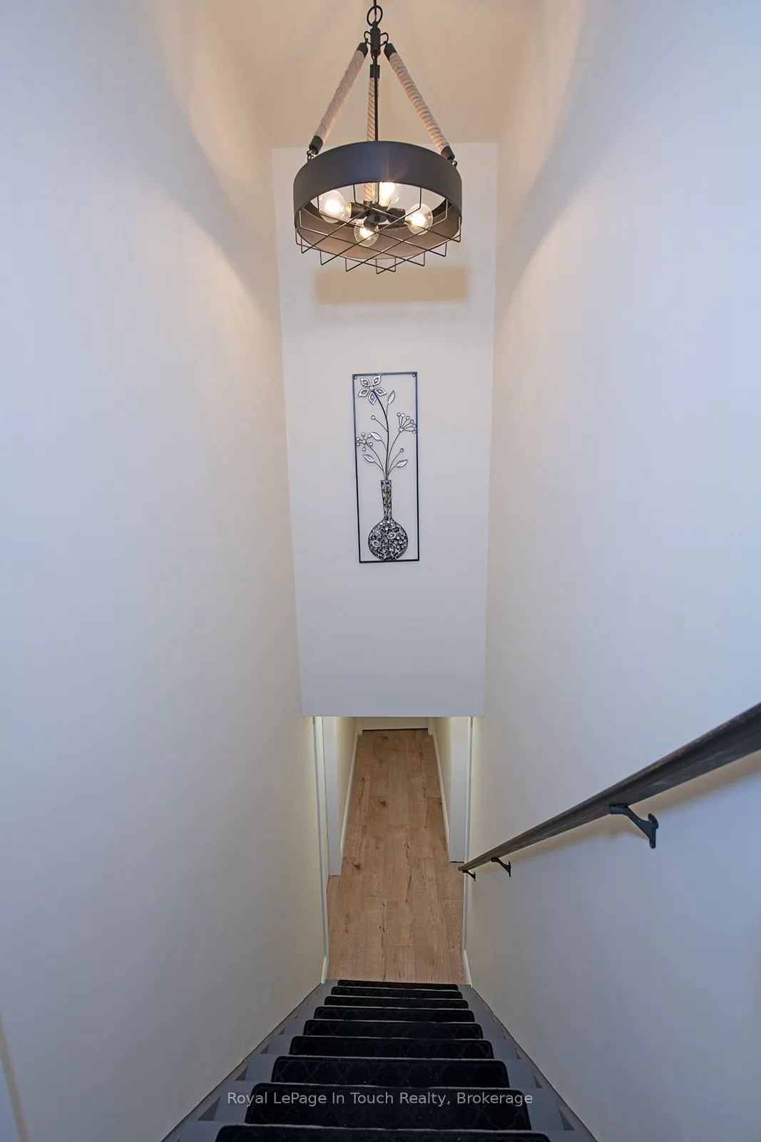 8 Cyril Martin Place