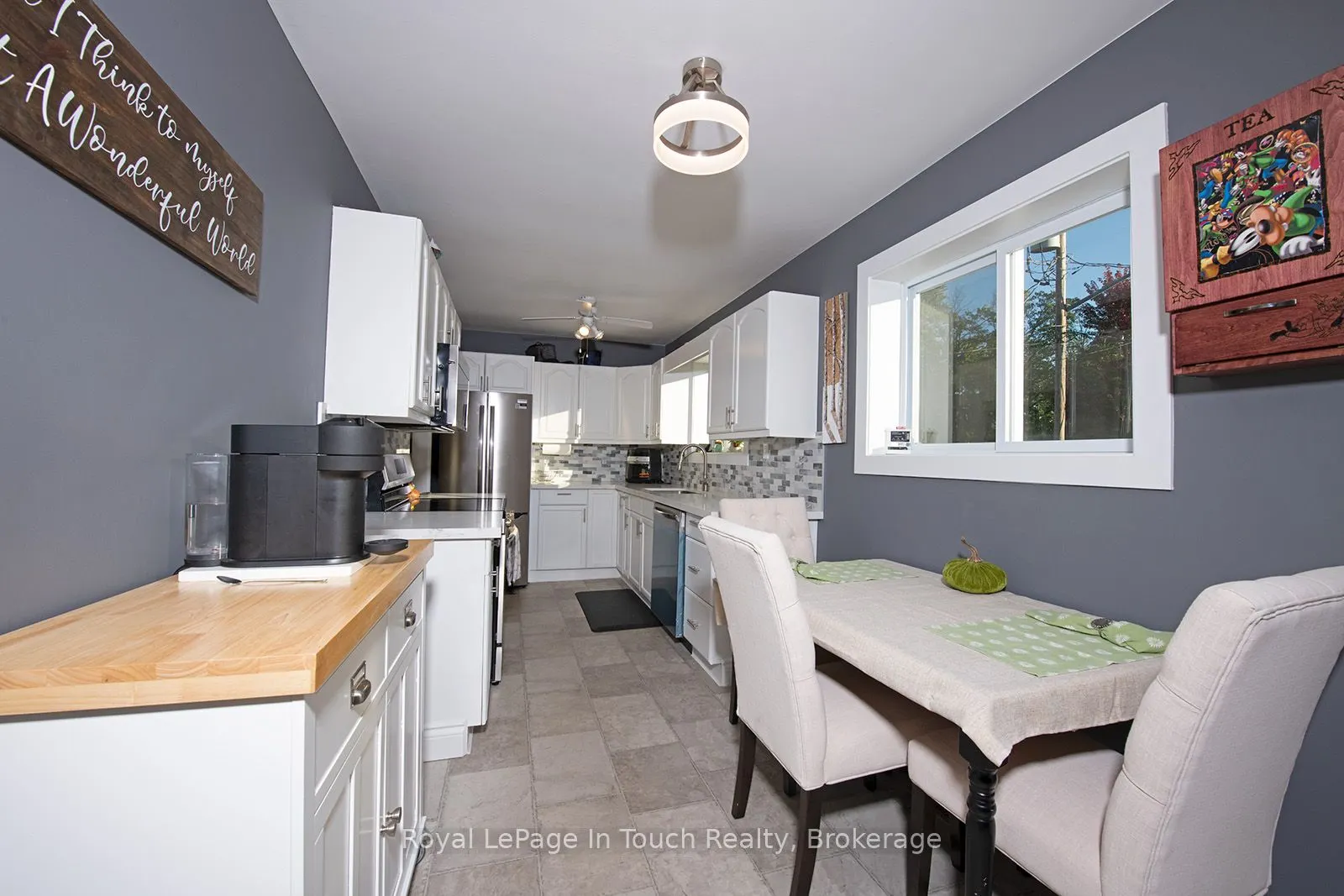 8 Cyril Martin Place
