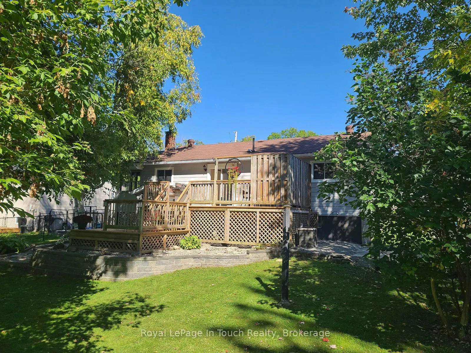 8 Cyril Martin Place