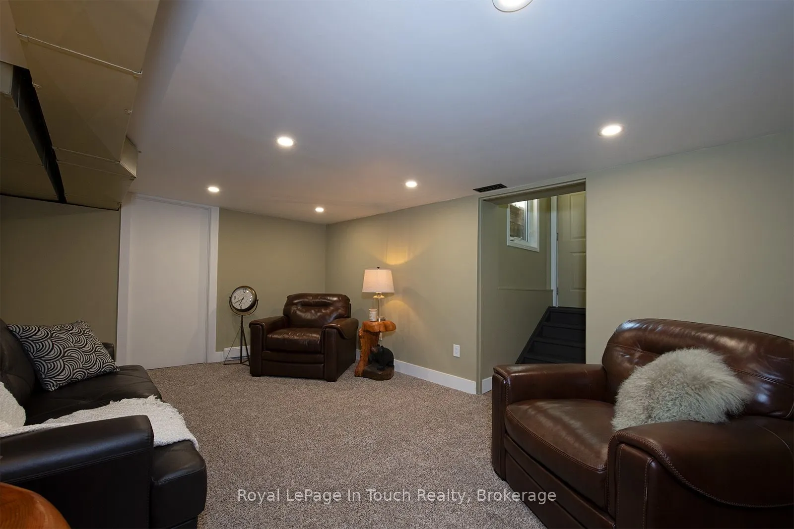 8 Cyril Martin Place