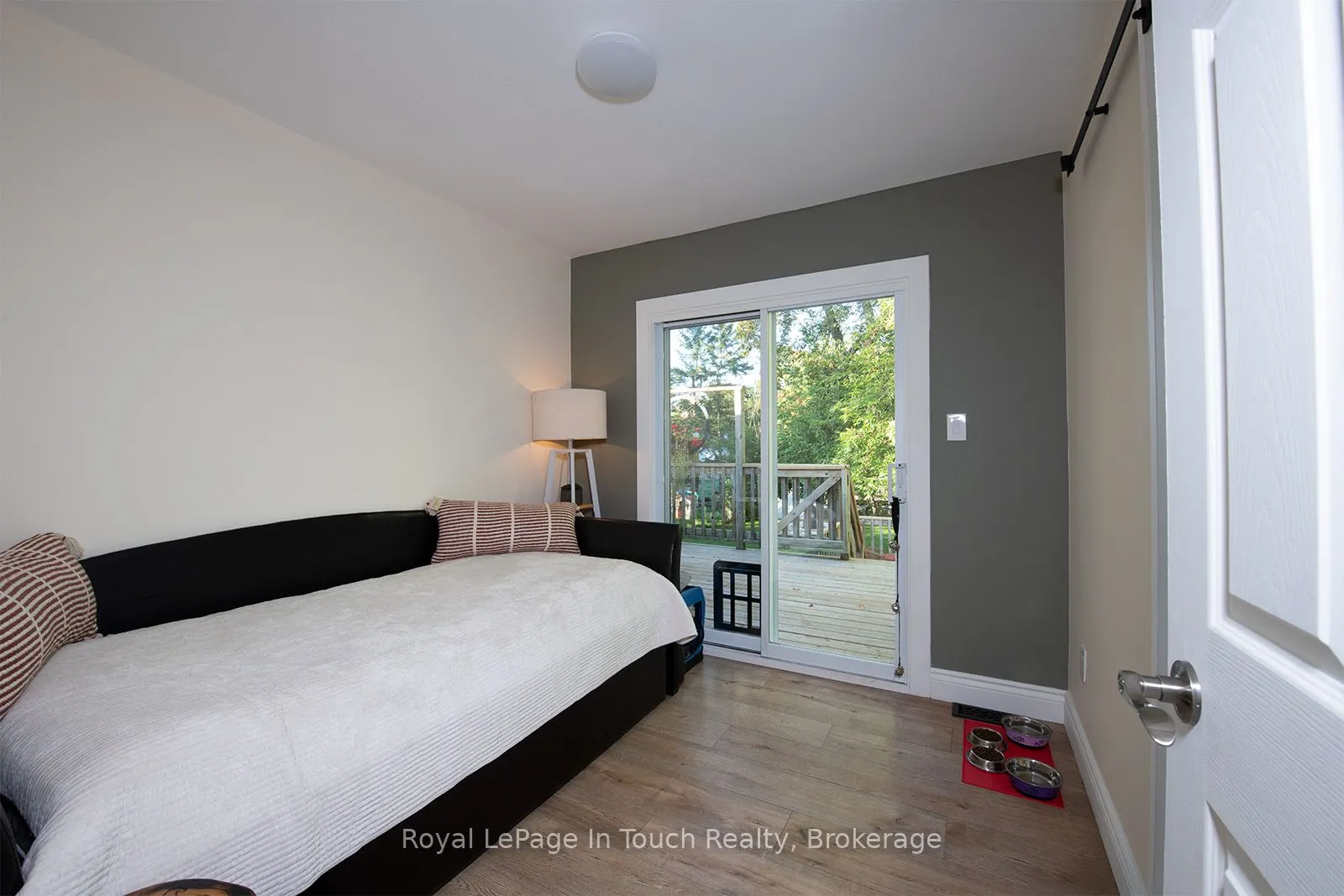 8 Cyril Martin Place