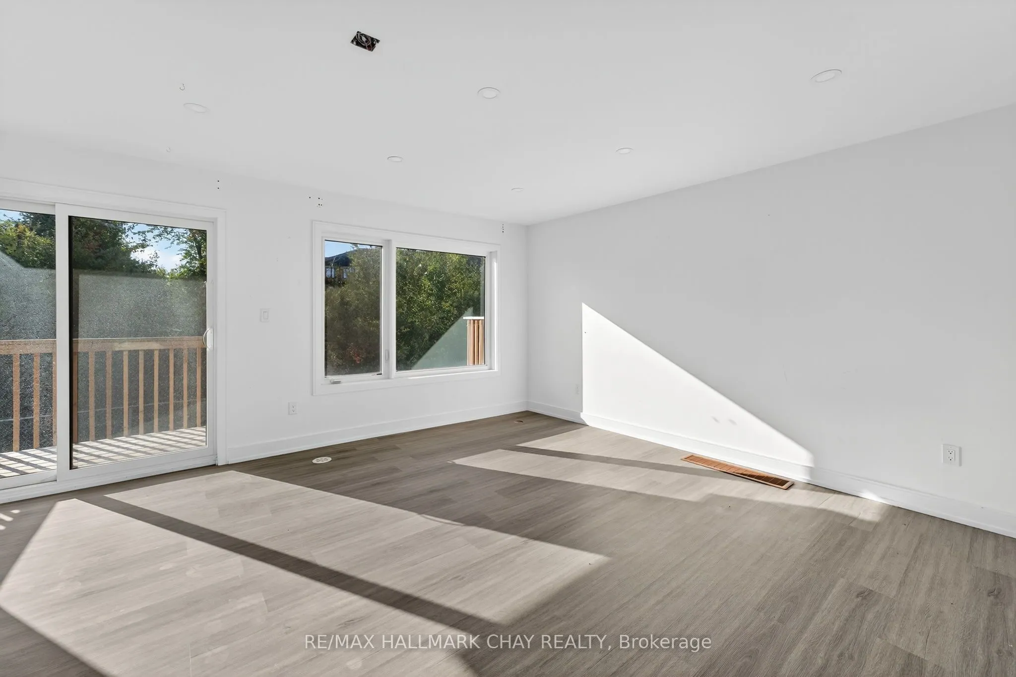 22 Blue Forest Crescent