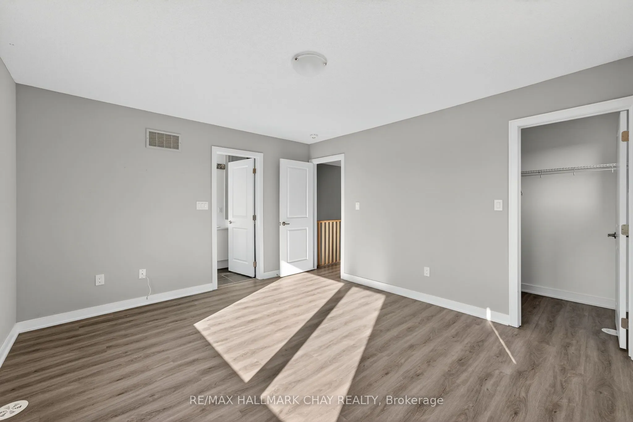 22 Blue Forest Crescent