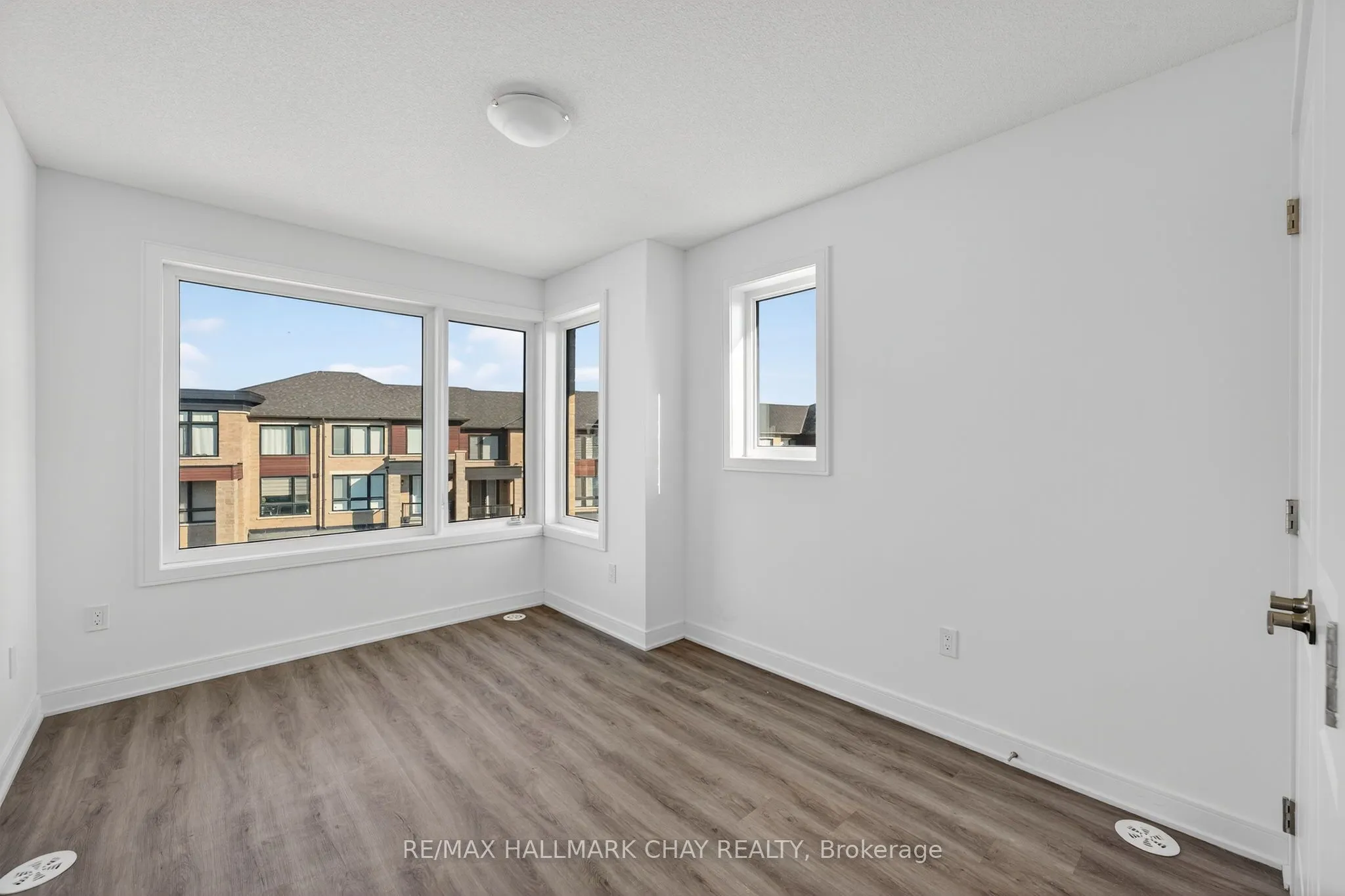 22 Blue Forest Crescent