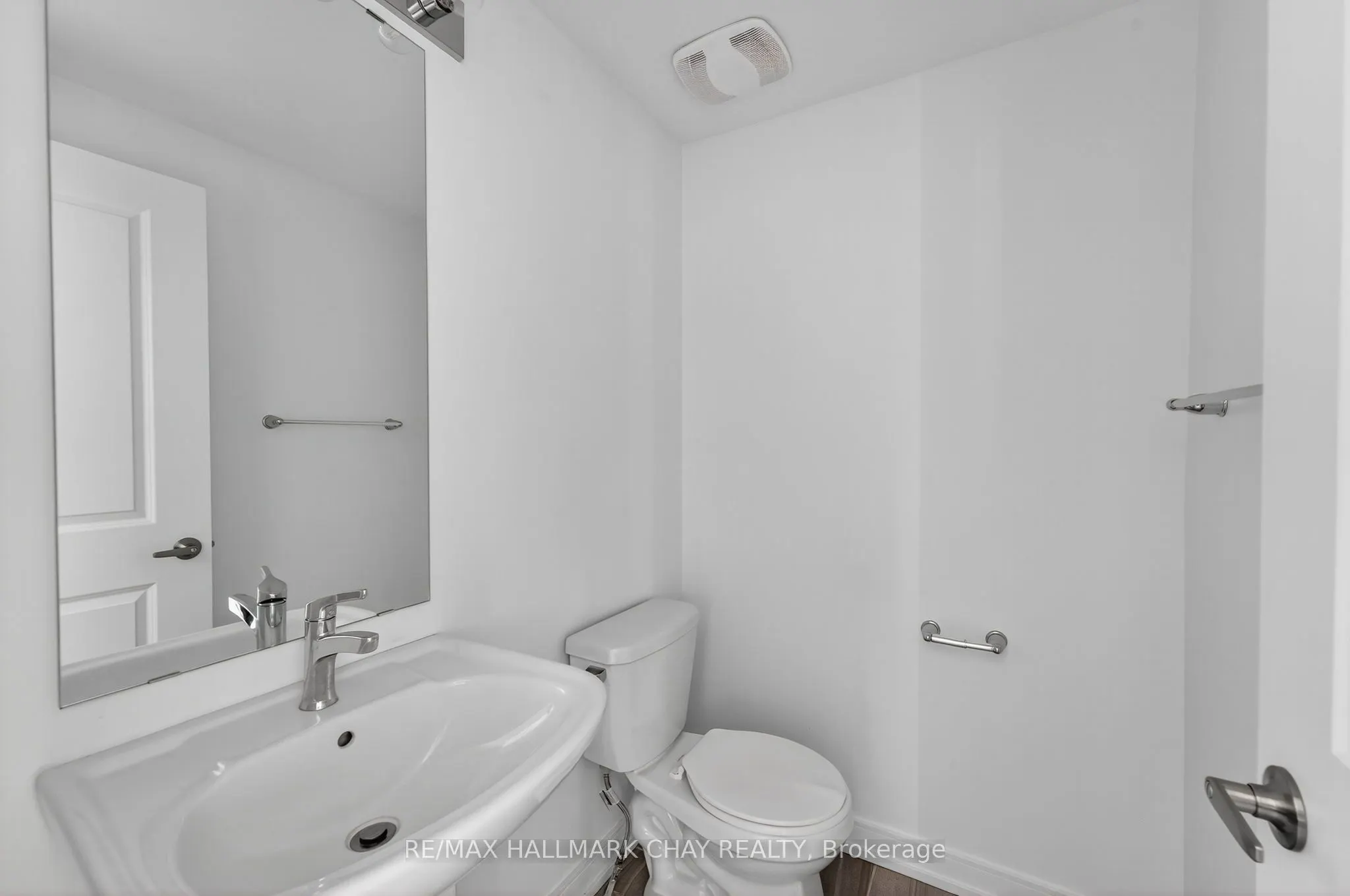 22 Blue Forest Crescent