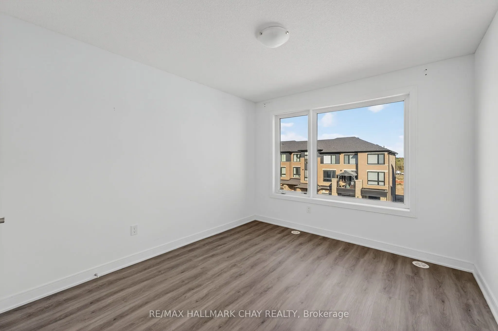 22 Blue Forest Crescent