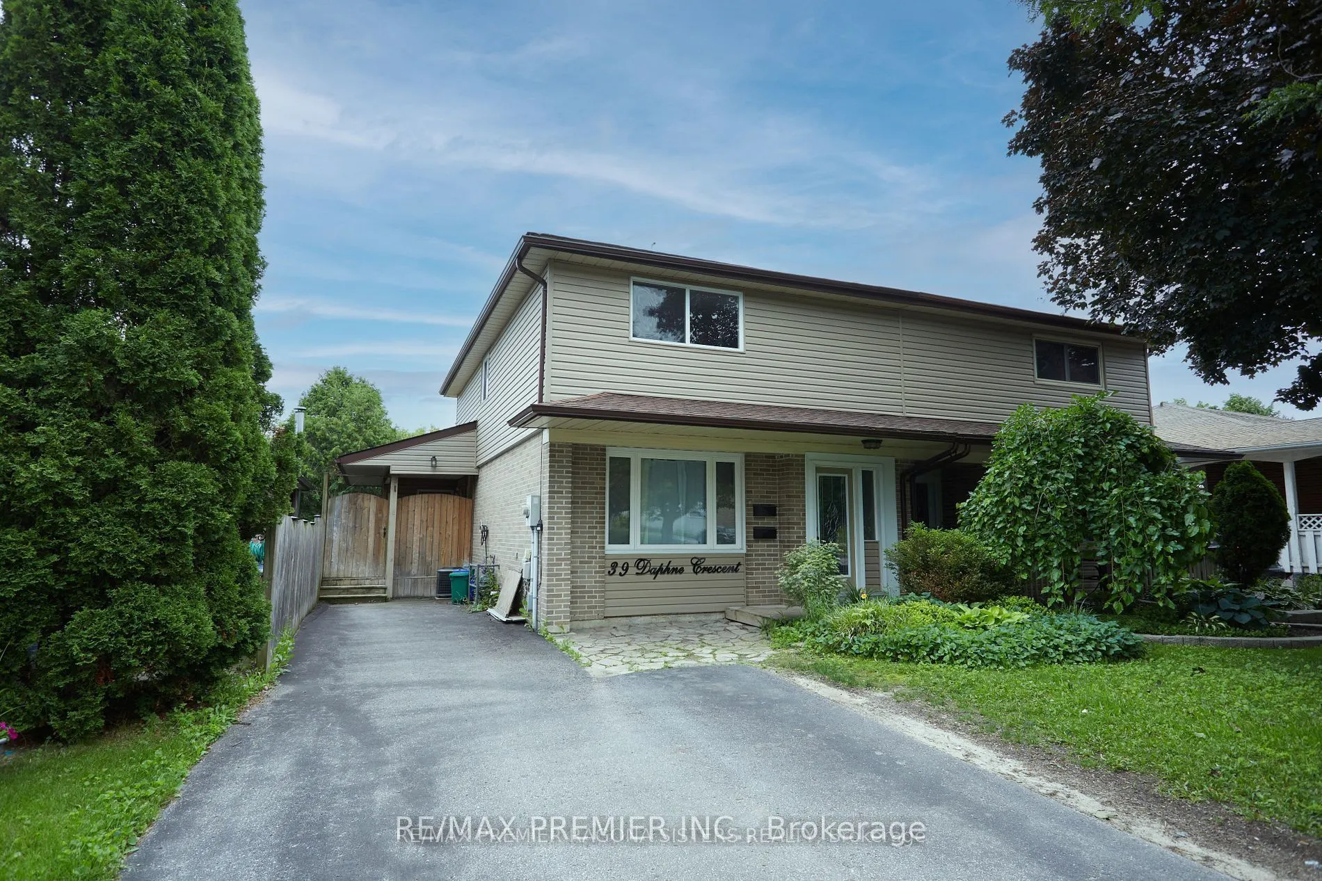 39 Daphne Crescent