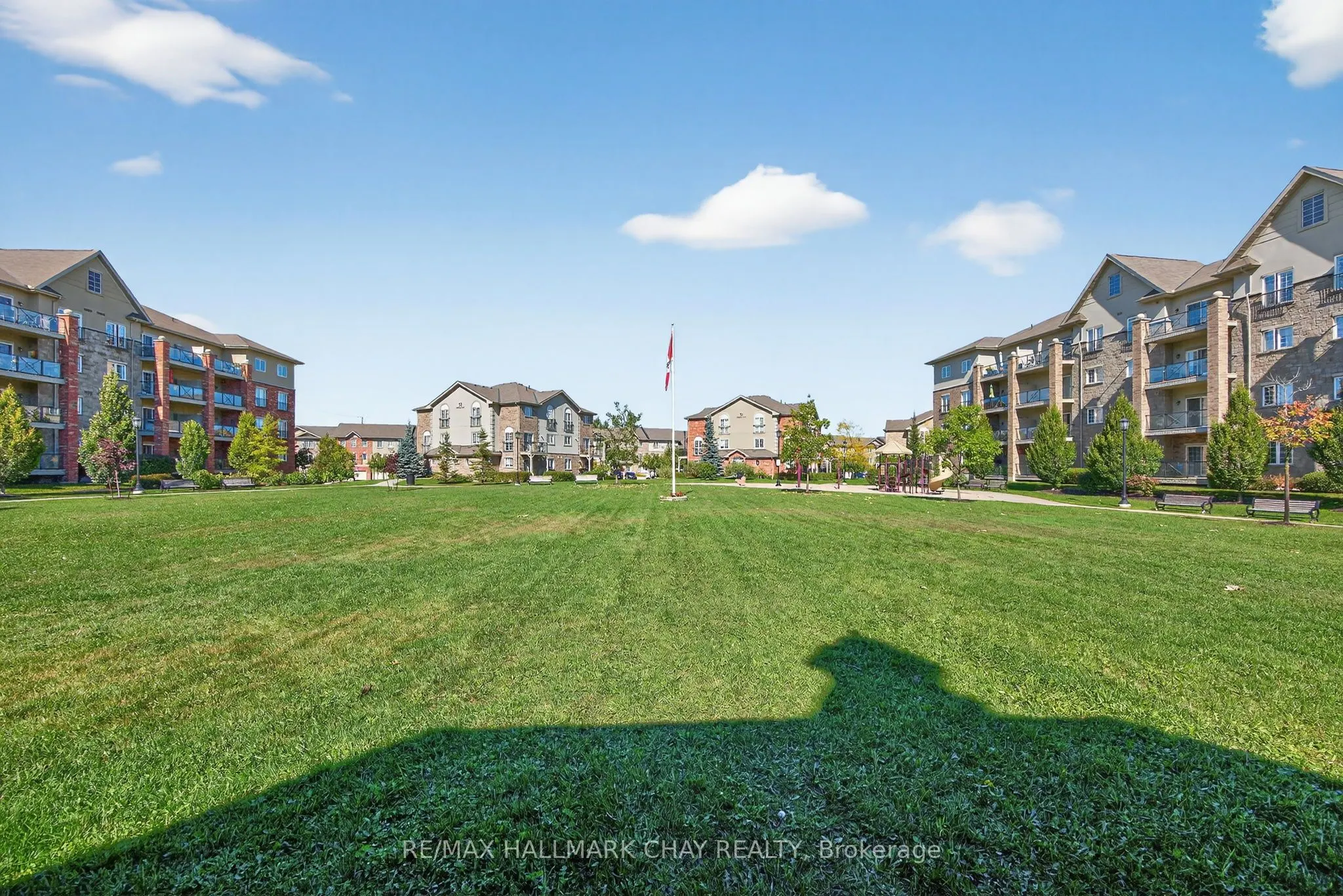39 Ferndale Drive S, #405