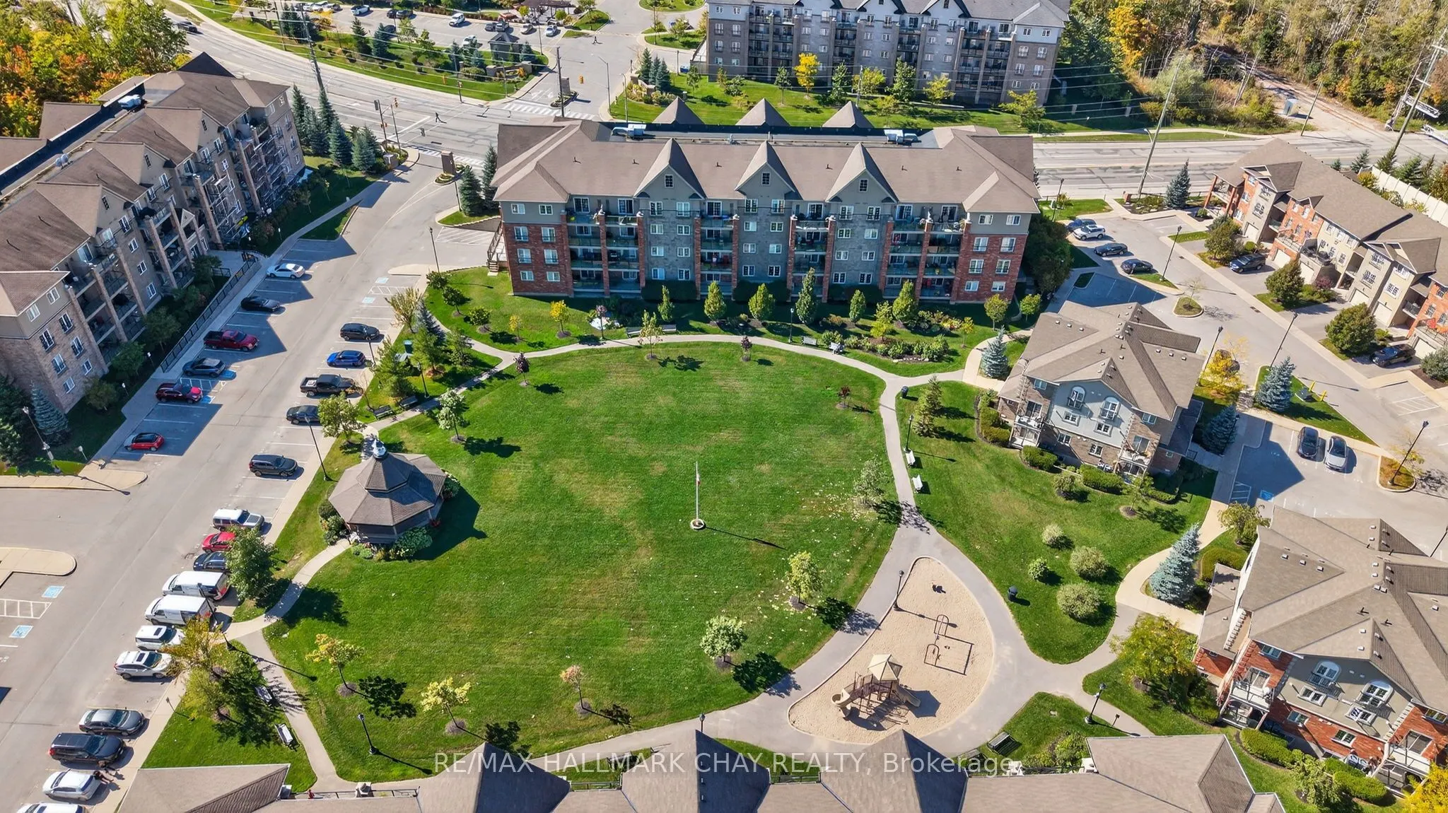 39 Ferndale Drive S, #405