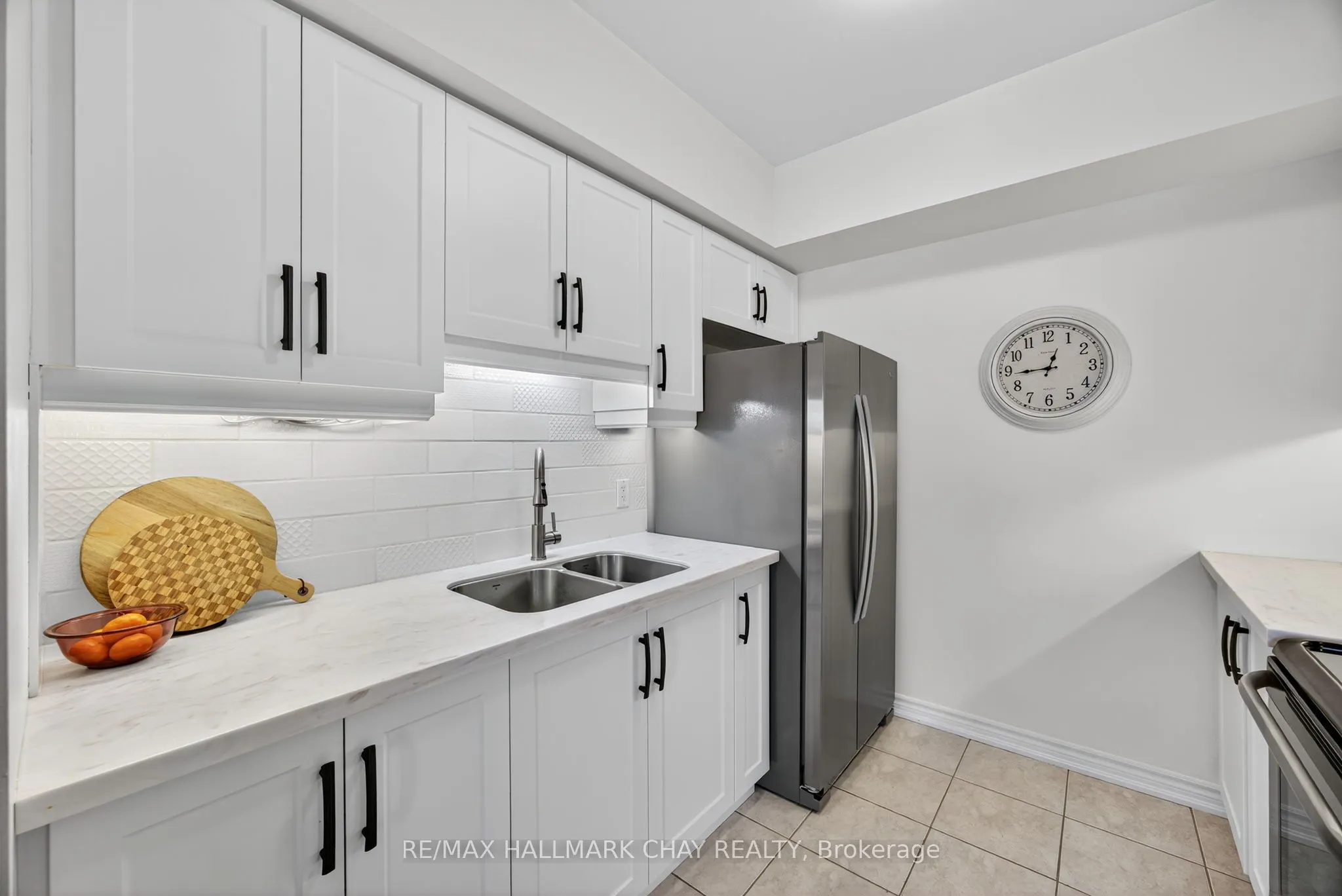 39 Ferndale Drive S, #405