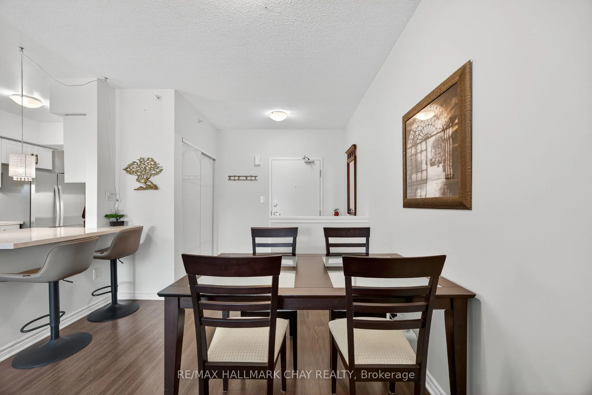 39 Ferndale Drive S, #405
