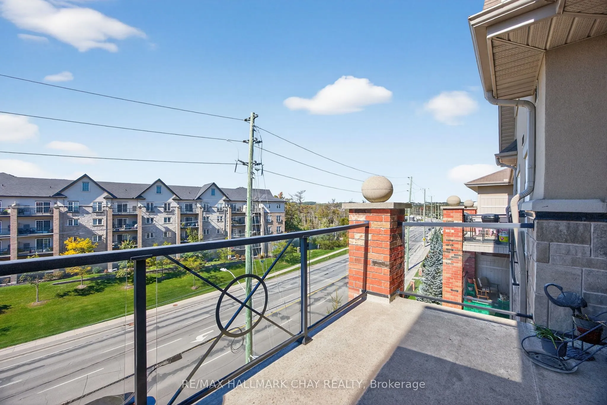 39 Ferndale Drive S, #405