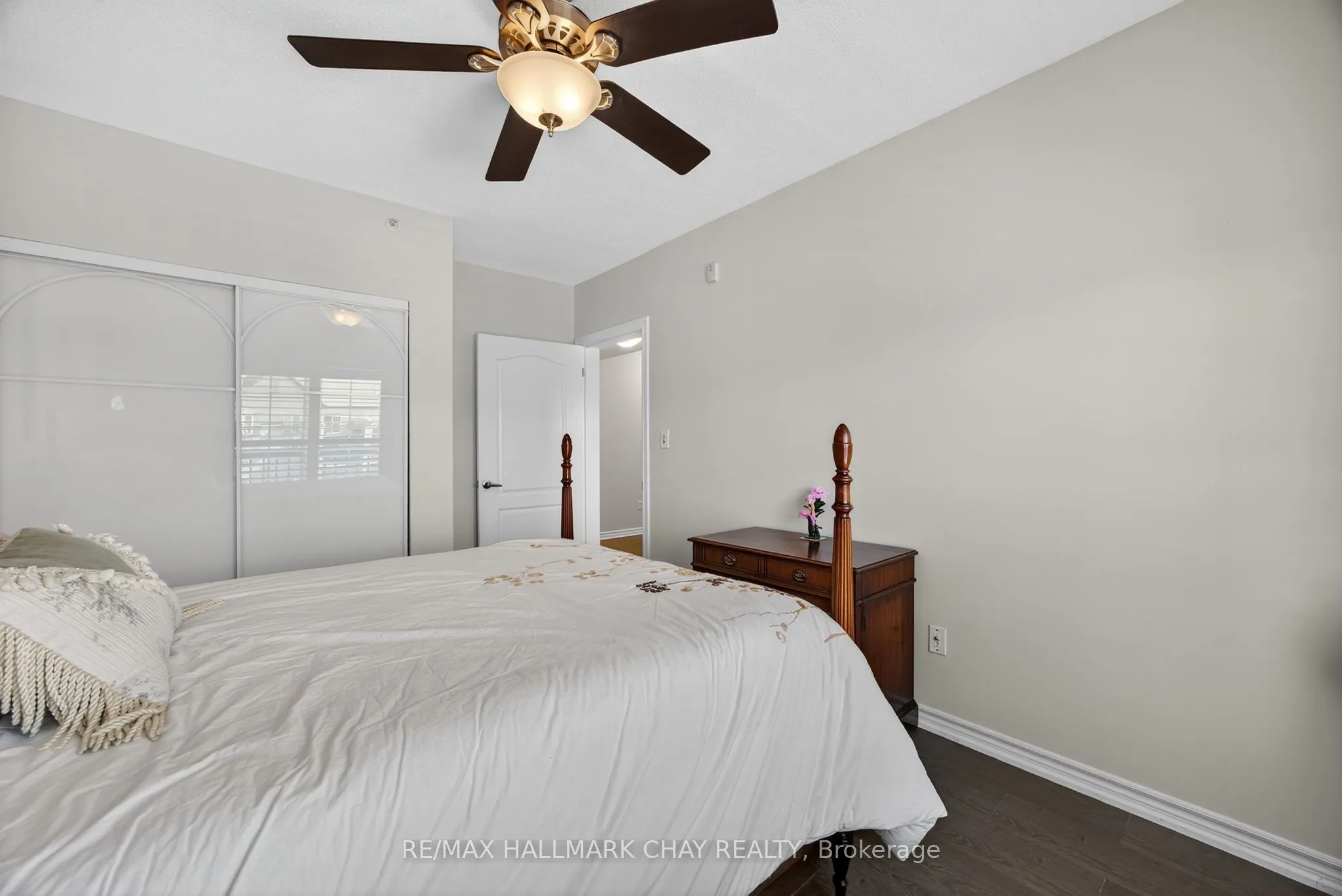 39 Ferndale Drive S, #405