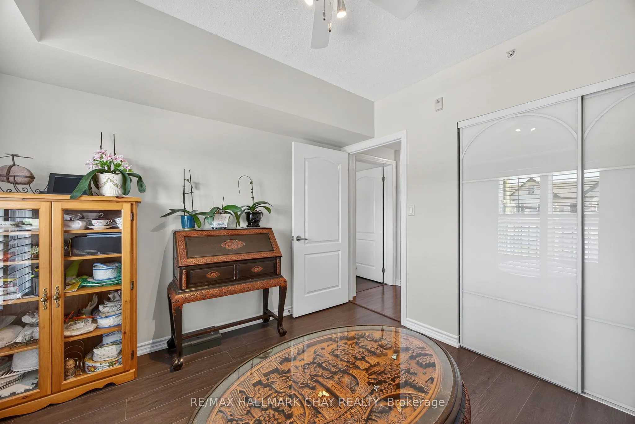 39 Ferndale Drive S, #405