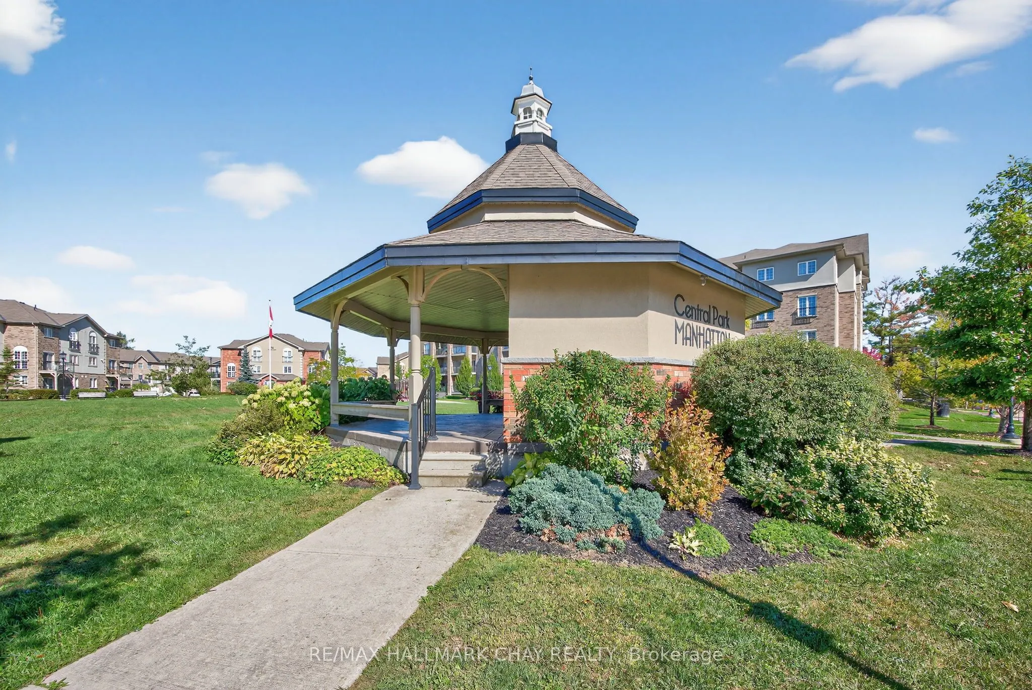 39 Ferndale Drive S, #405