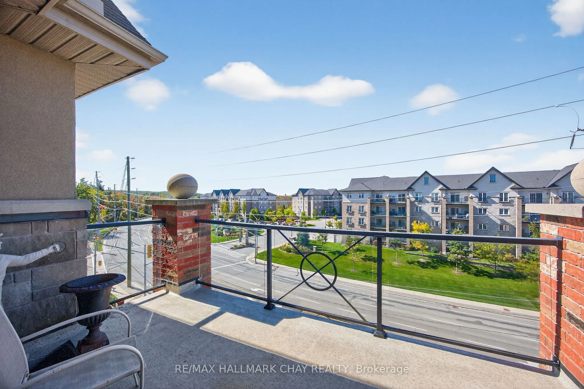 39 Ferndale Drive S, #405
