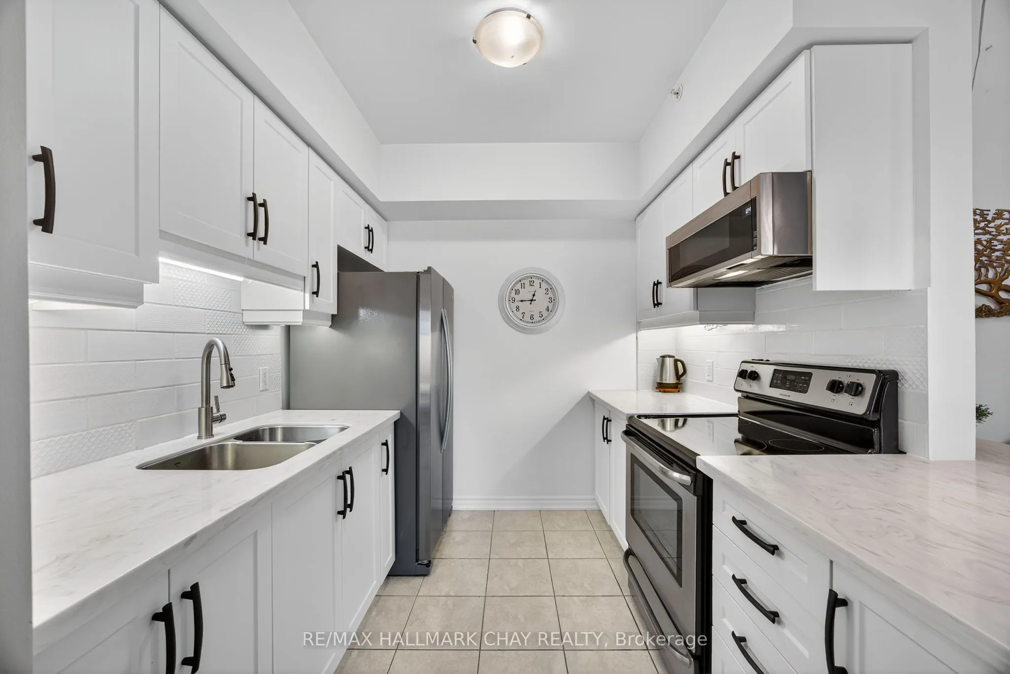 39 Ferndale Drive S, #405