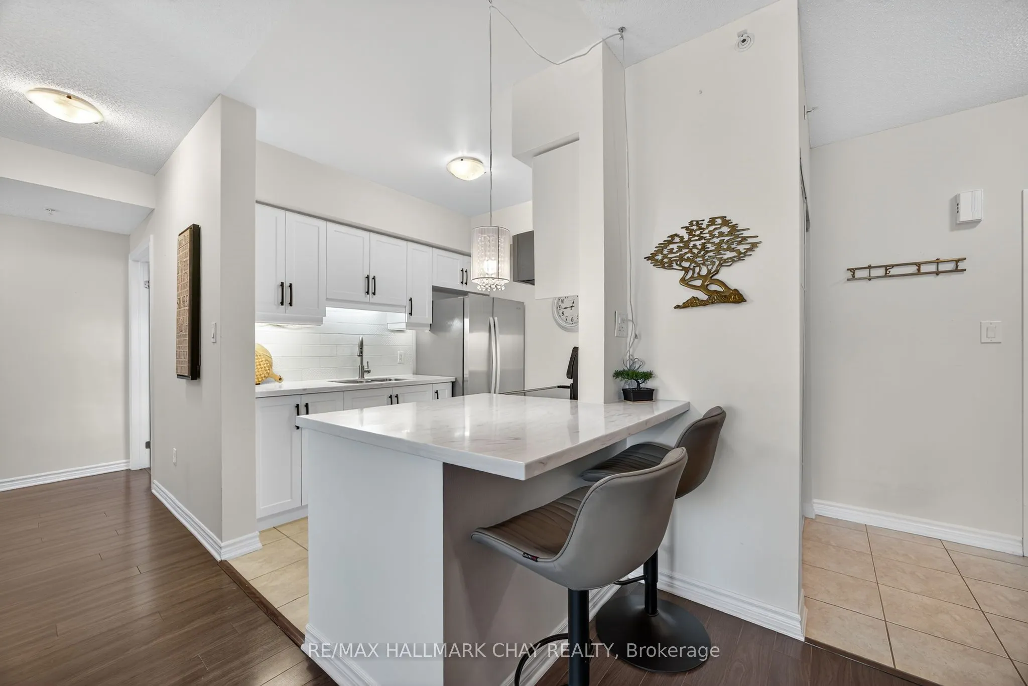 39 Ferndale Drive S, #405