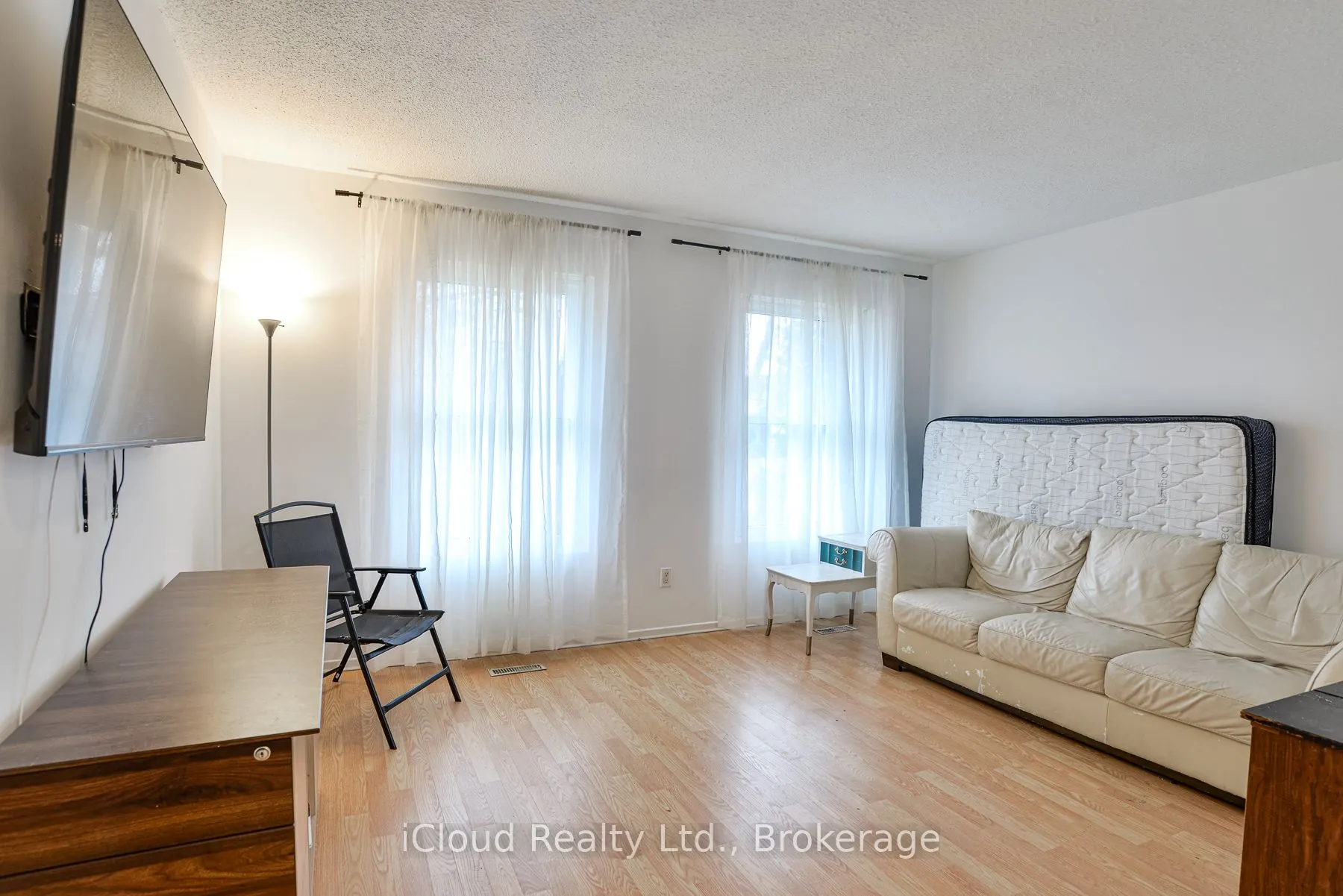 34 Kipling Place