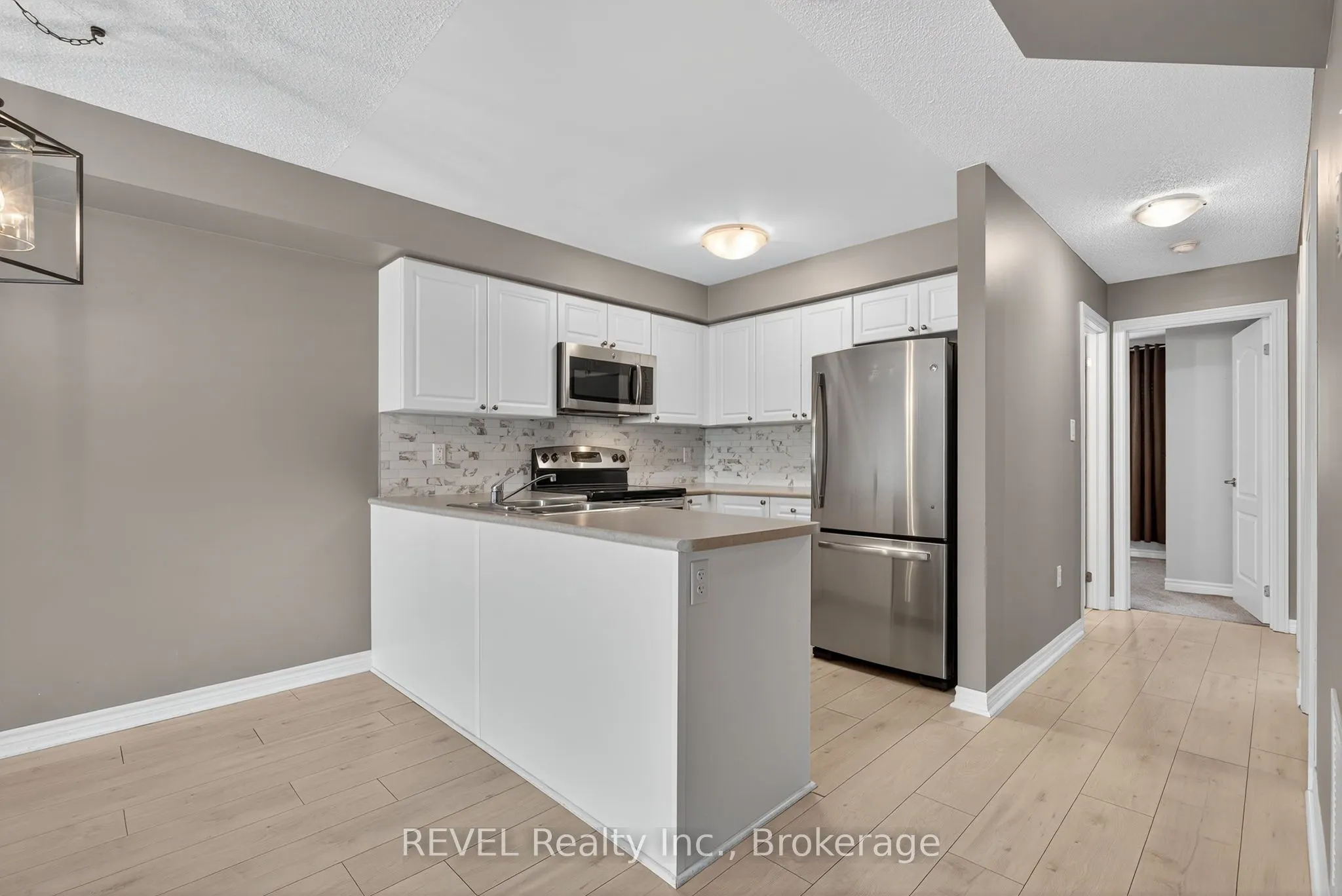 53 Ferndale Drive S, #11