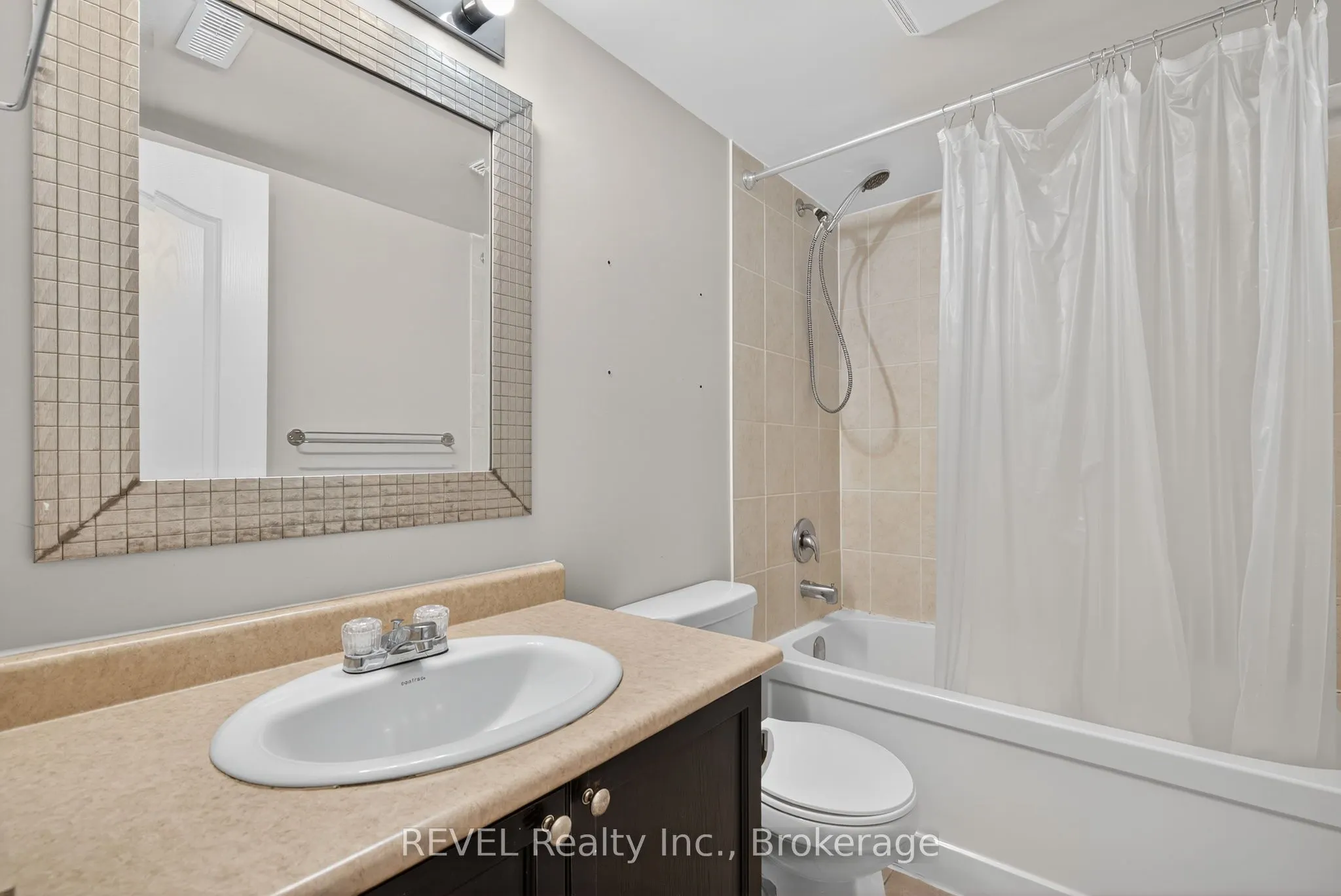 53 Ferndale Drive S, #11