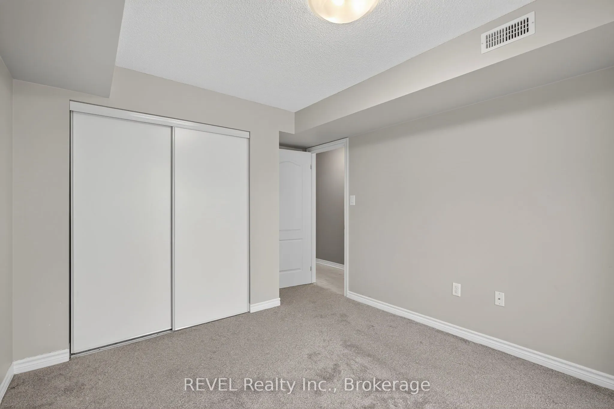 53 Ferndale Drive S, #11