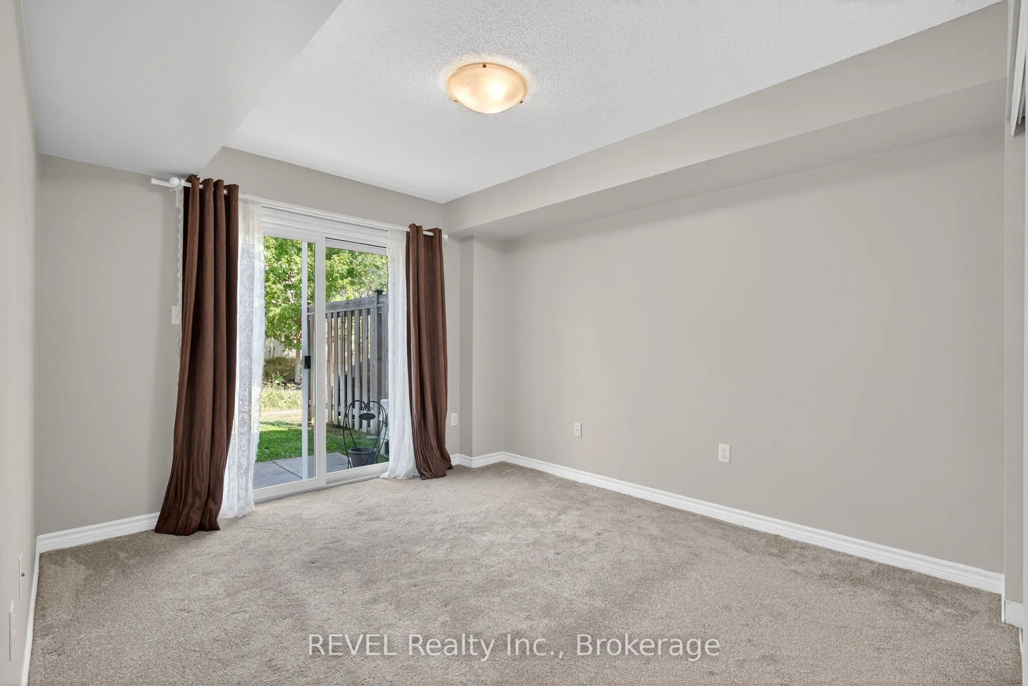53 Ferndale Drive S, #11