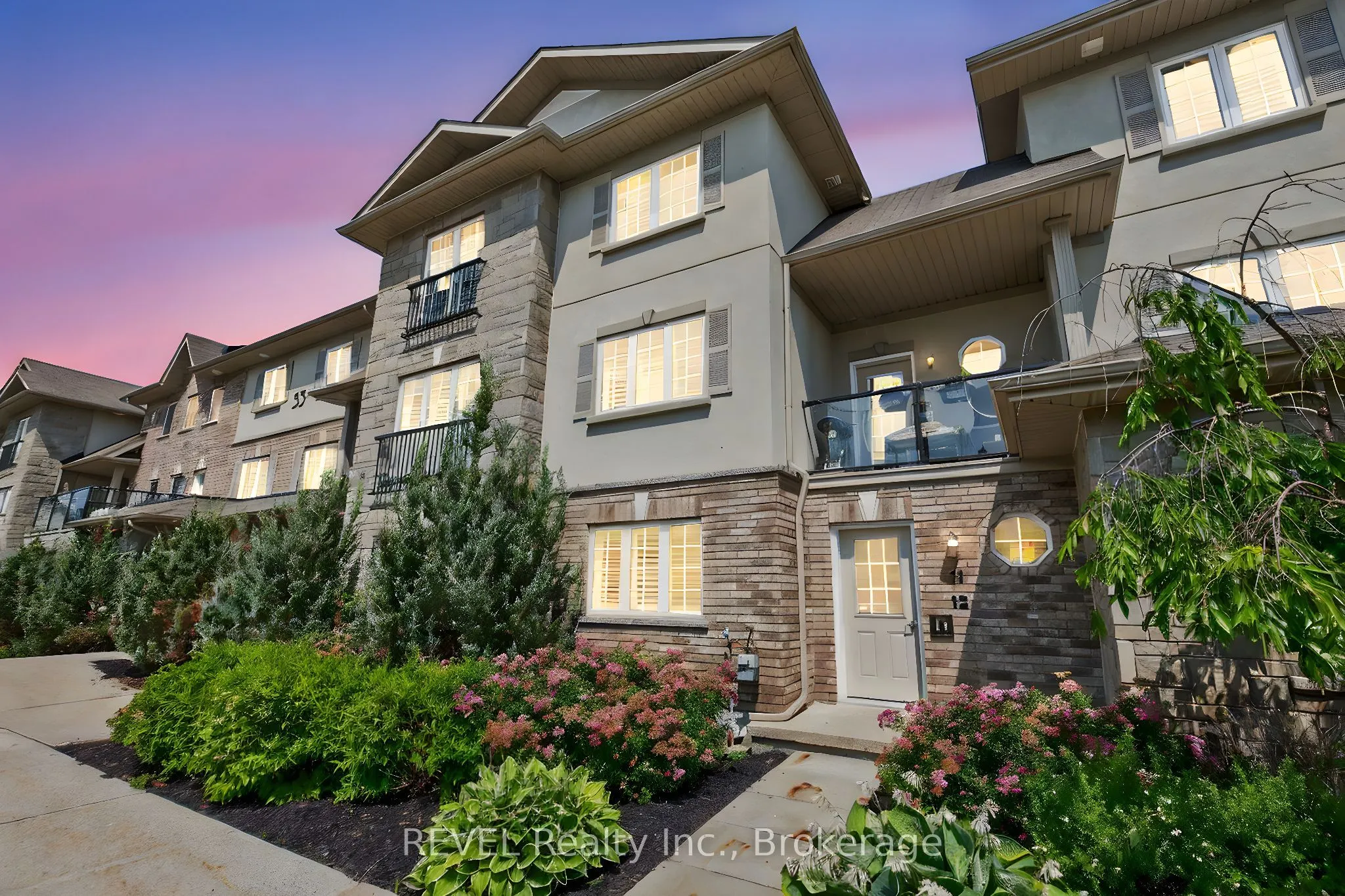 53 Ferndale Drive S, #11