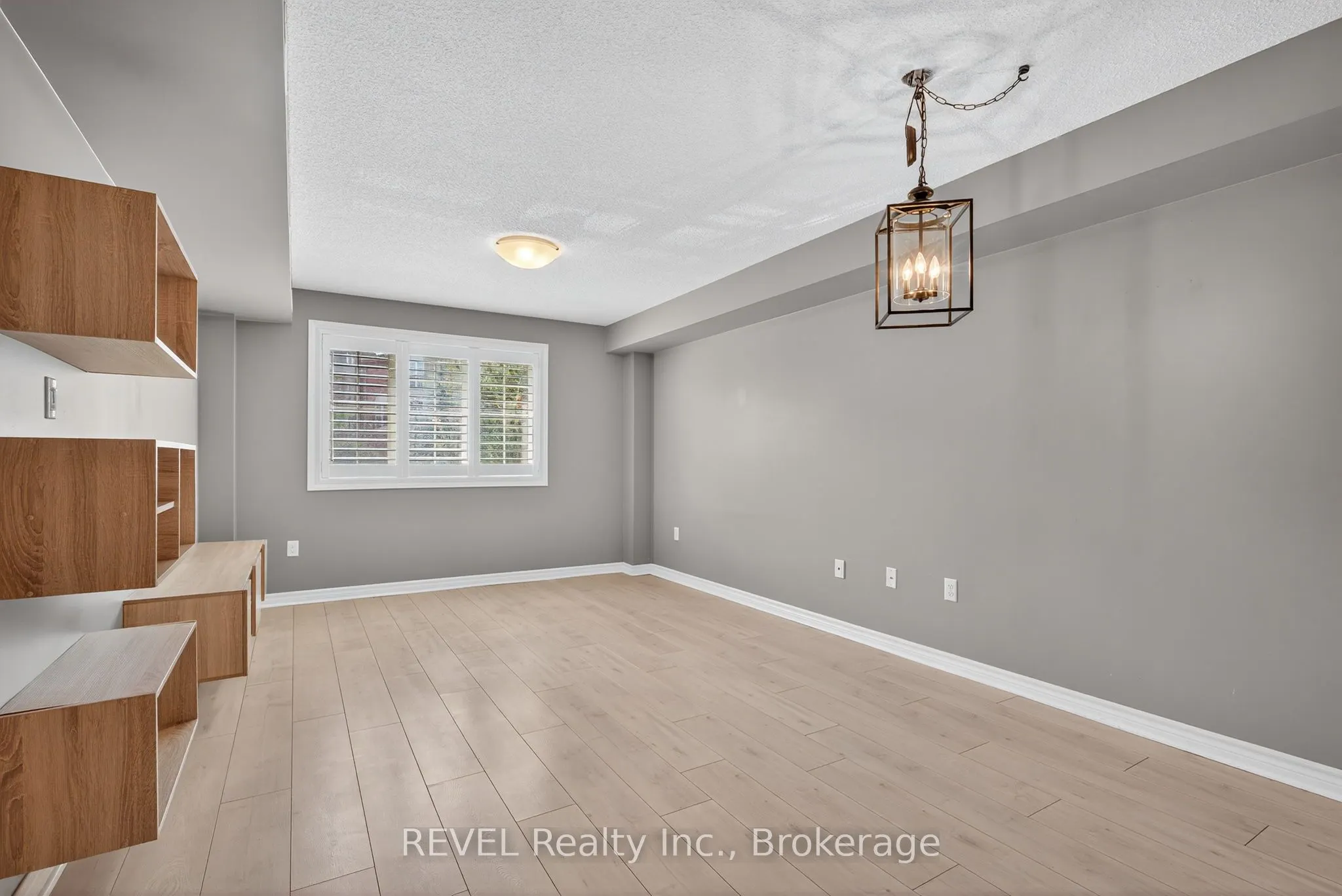 53 Ferndale Drive S, #11