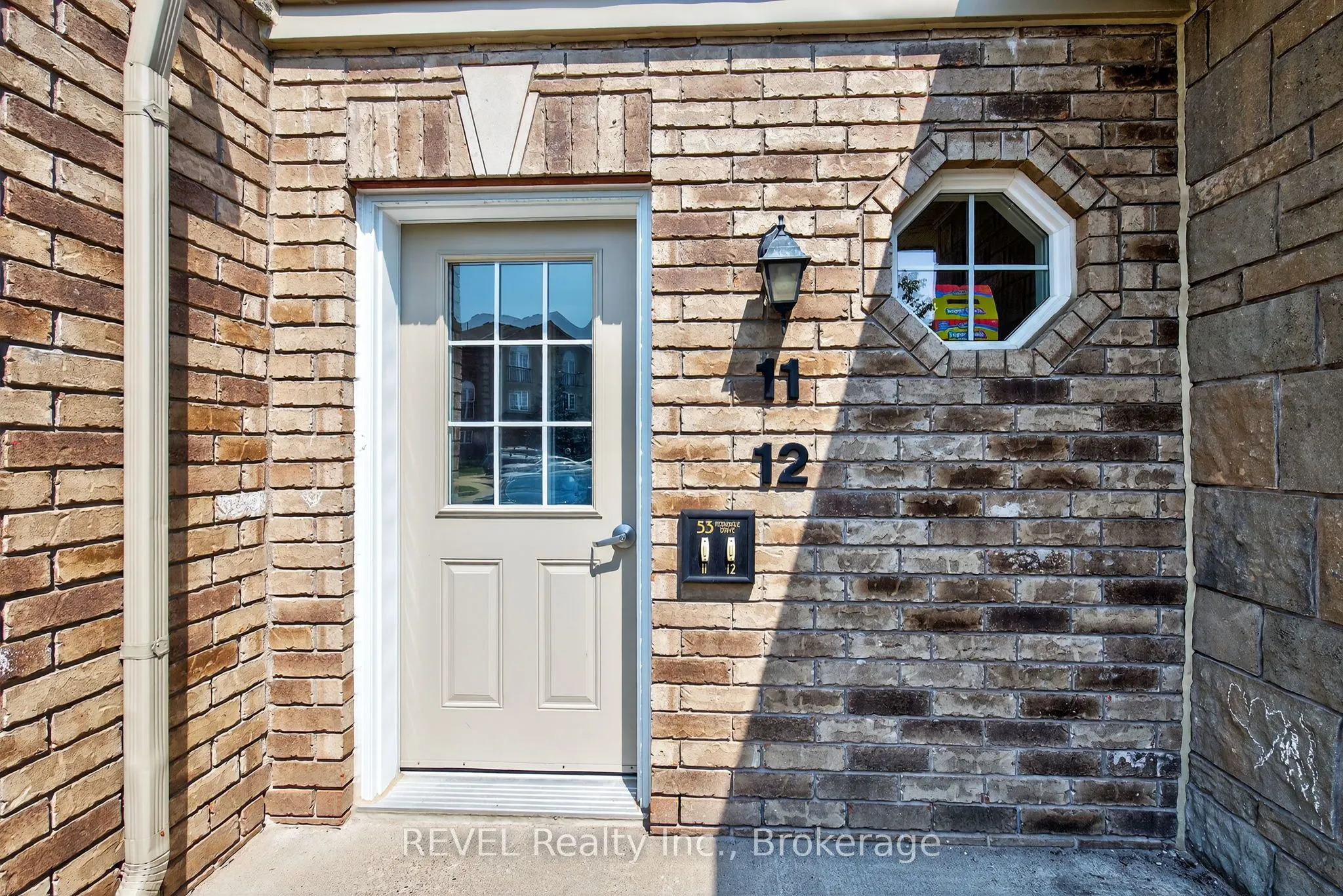 53 Ferndale Drive S, #11