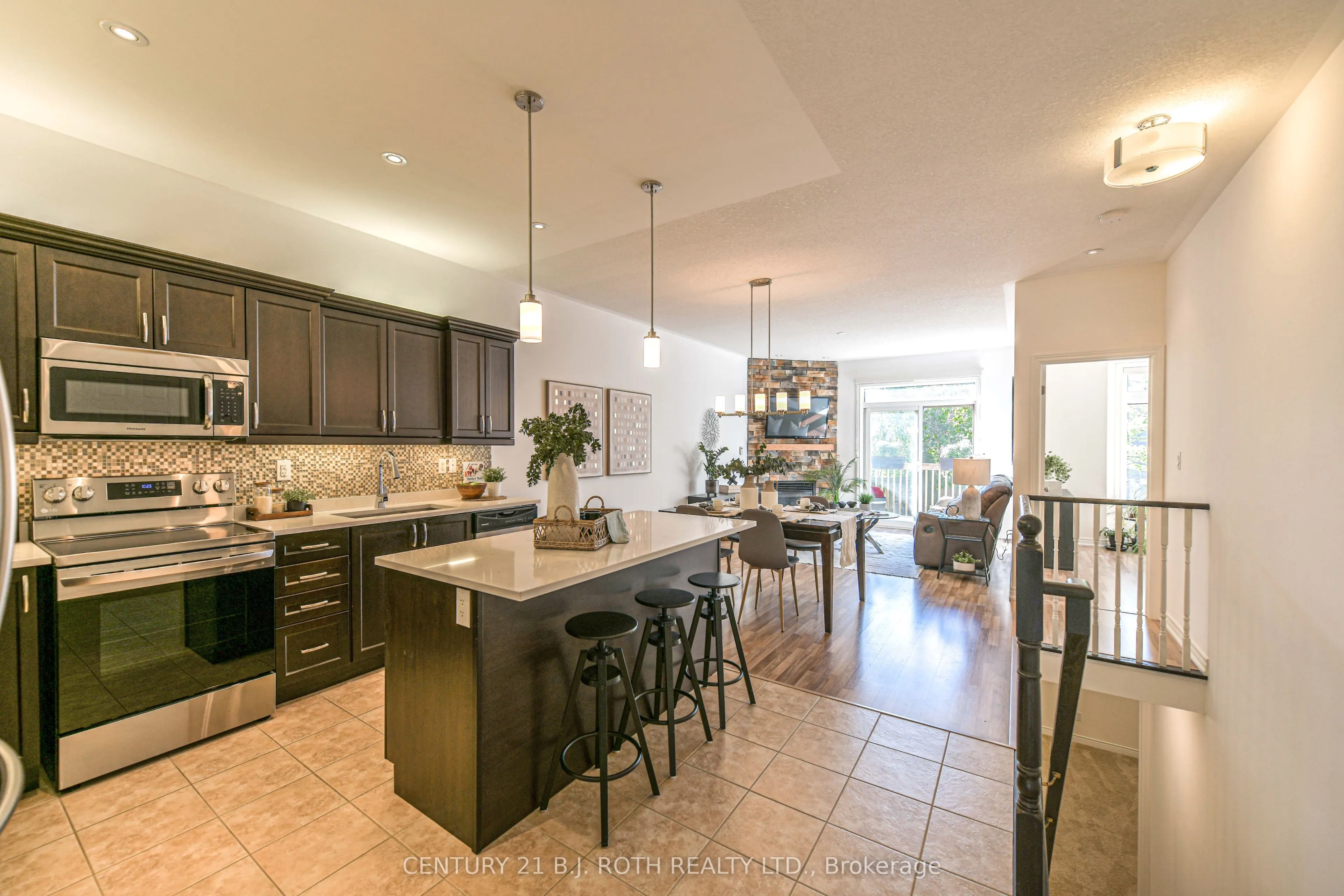 28 Canterbury Circle