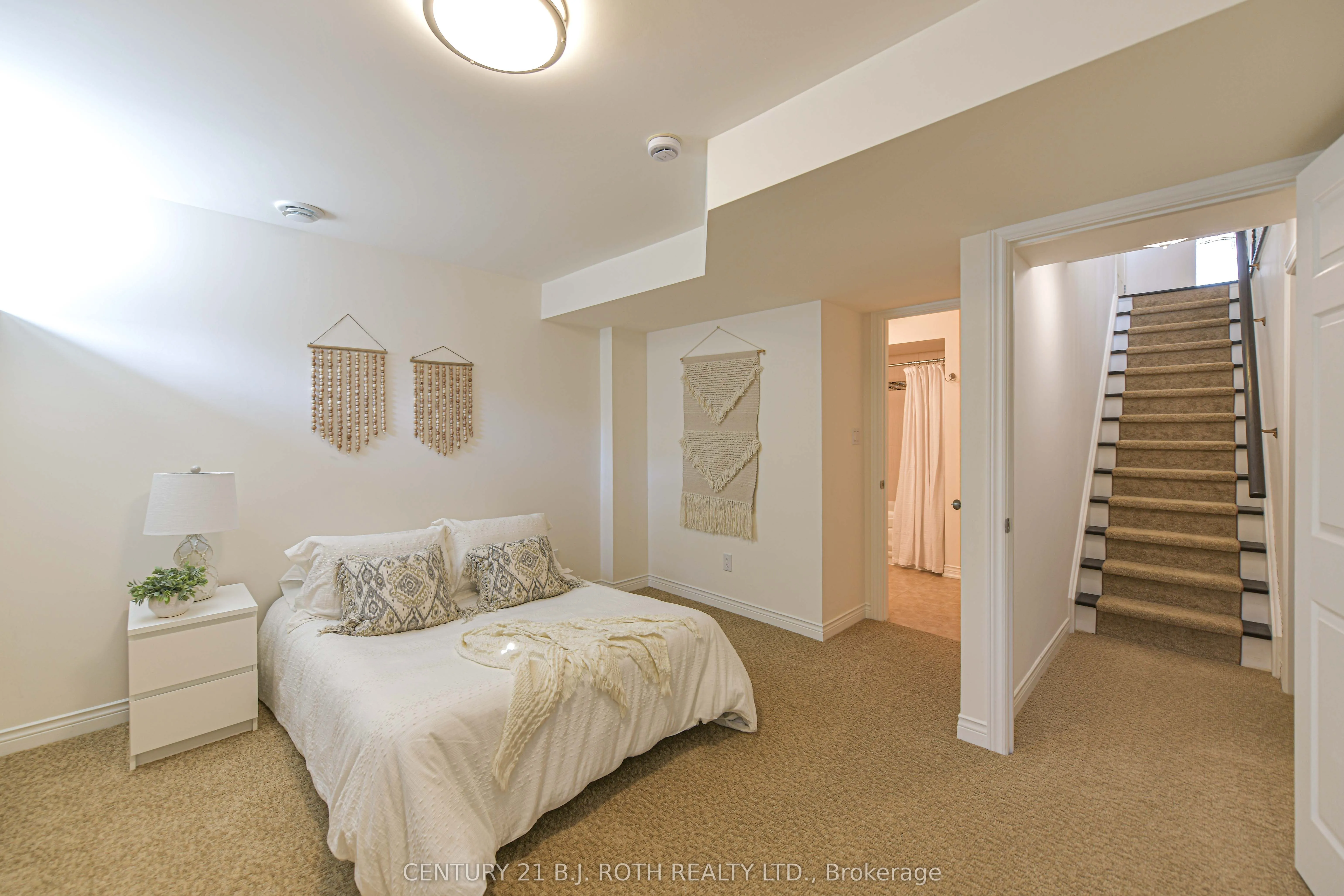 28 Canterbury Circle