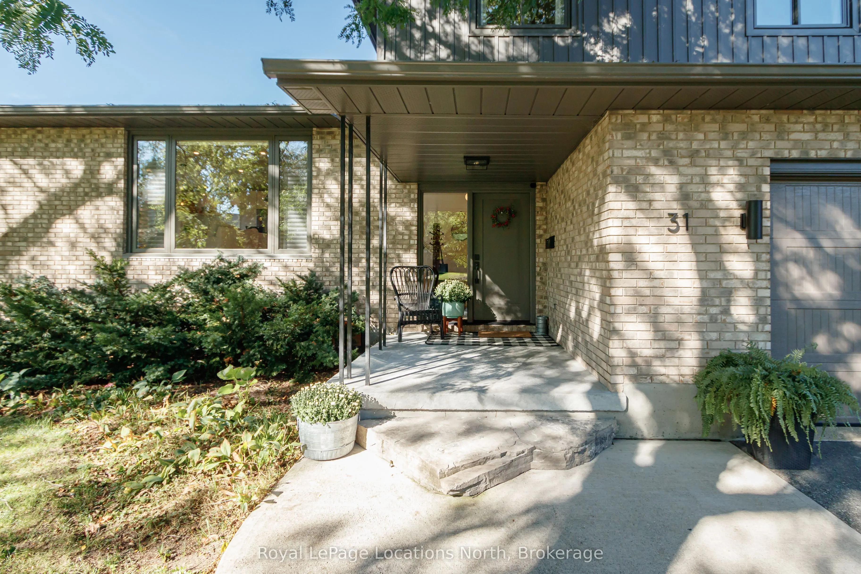 31 Brock Crescent