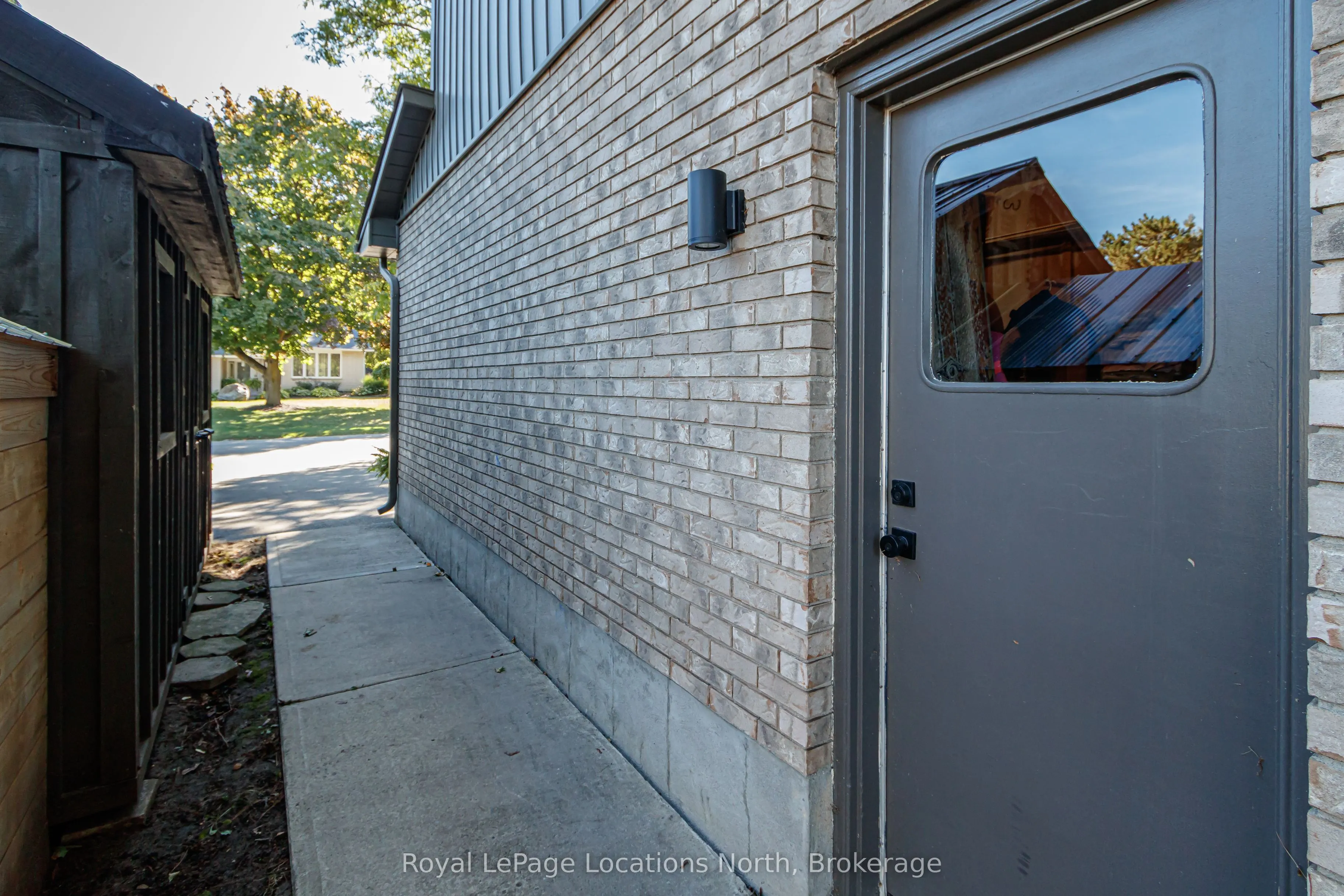 31 Brock Crescent