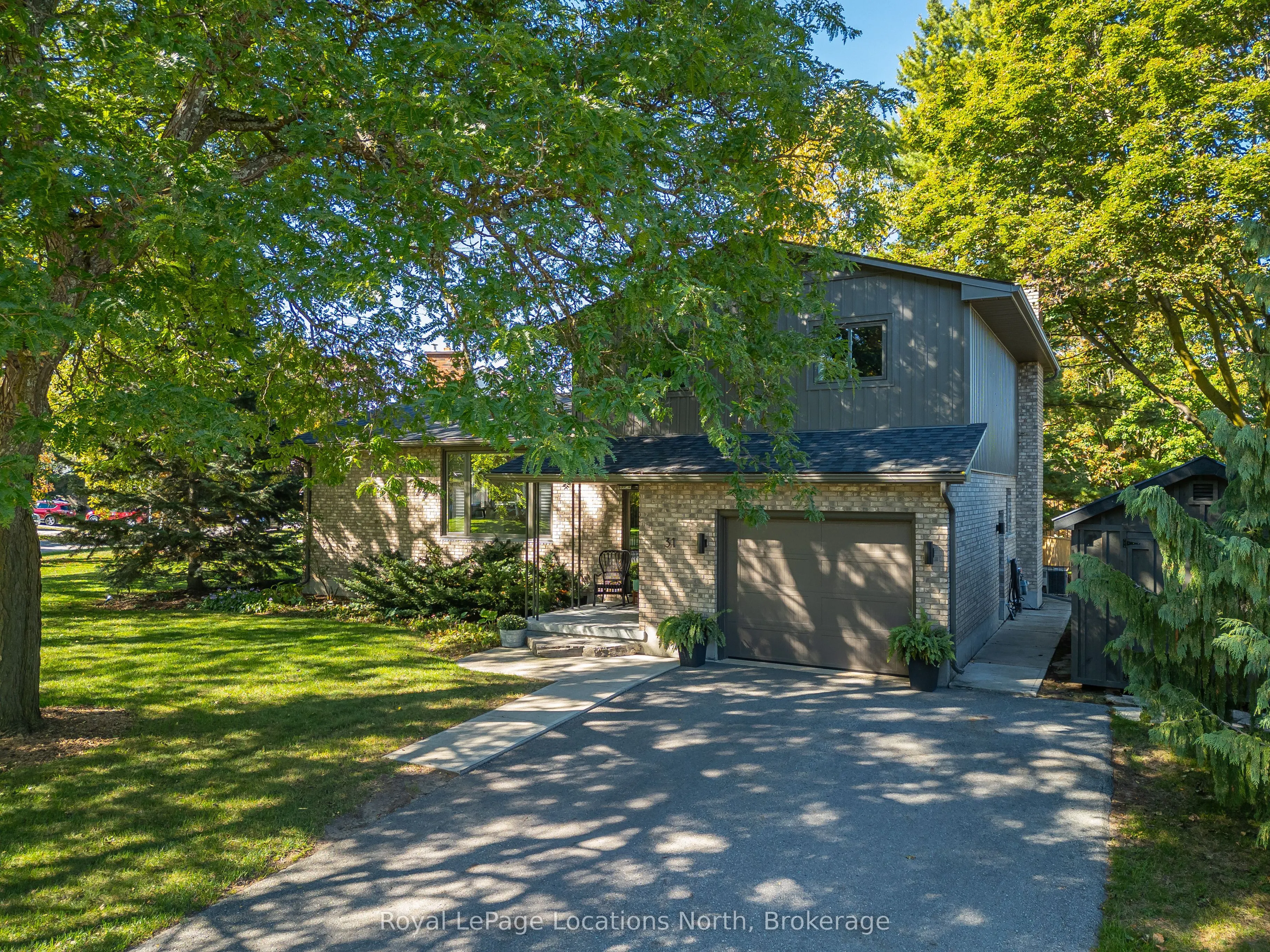 31 Brock Crescent